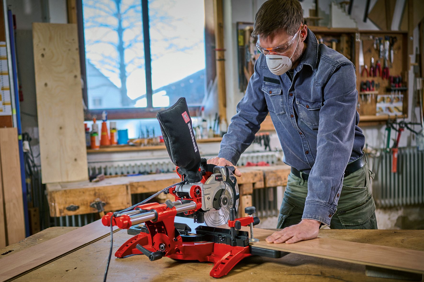 Einhell Zug-, Kapp- und Gehrungssäge TC-SM 2131/1 Dual, 1500 W, 4900 U/min, Präzisions-Sägeblatt