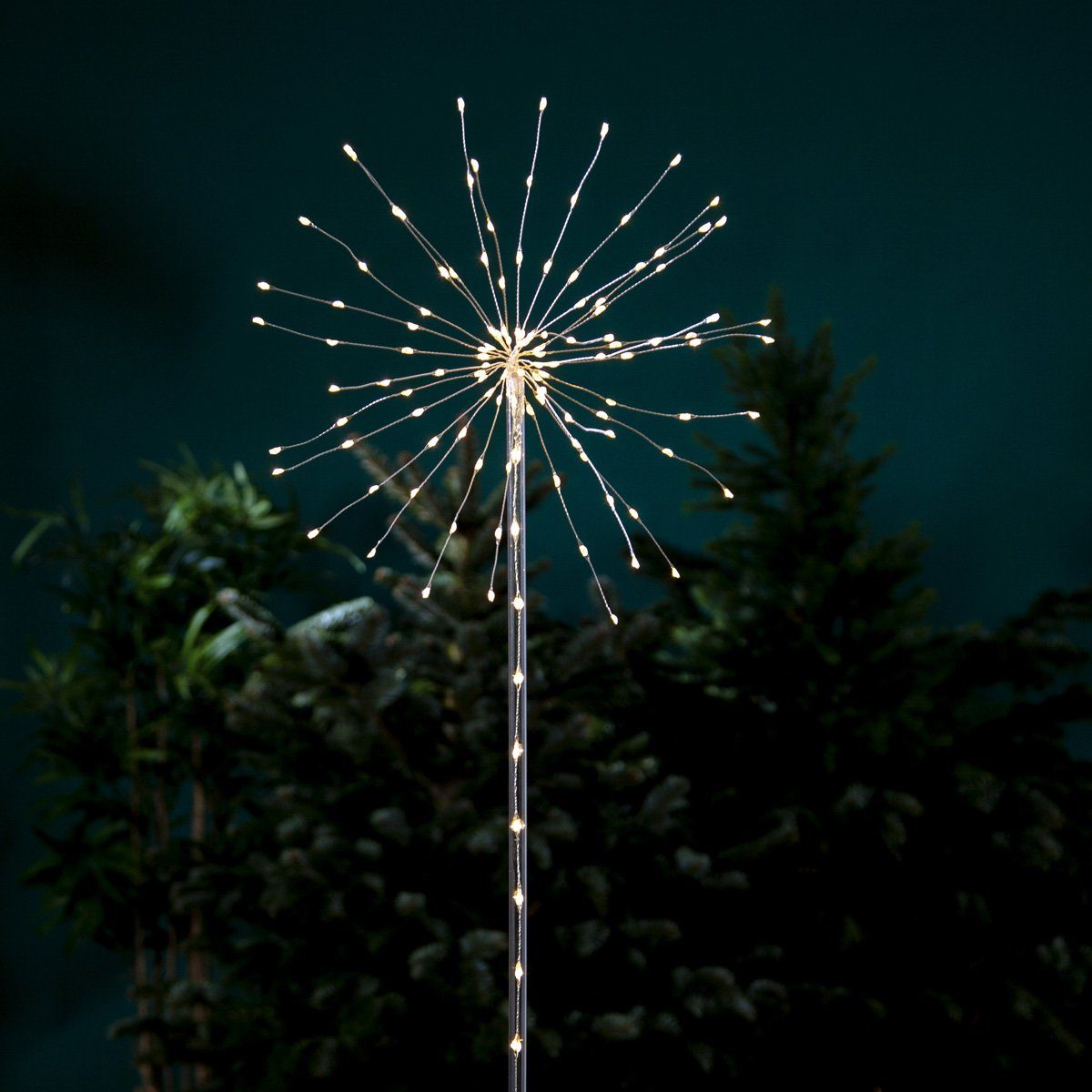 STAR TRADING LED Gartenstrahler LED warmweiß 100cm 3000K) 152LED Classic, FEUERWERK Gartendekoleuchte 8Funkt. Batterie bis LED Außen, (2100K