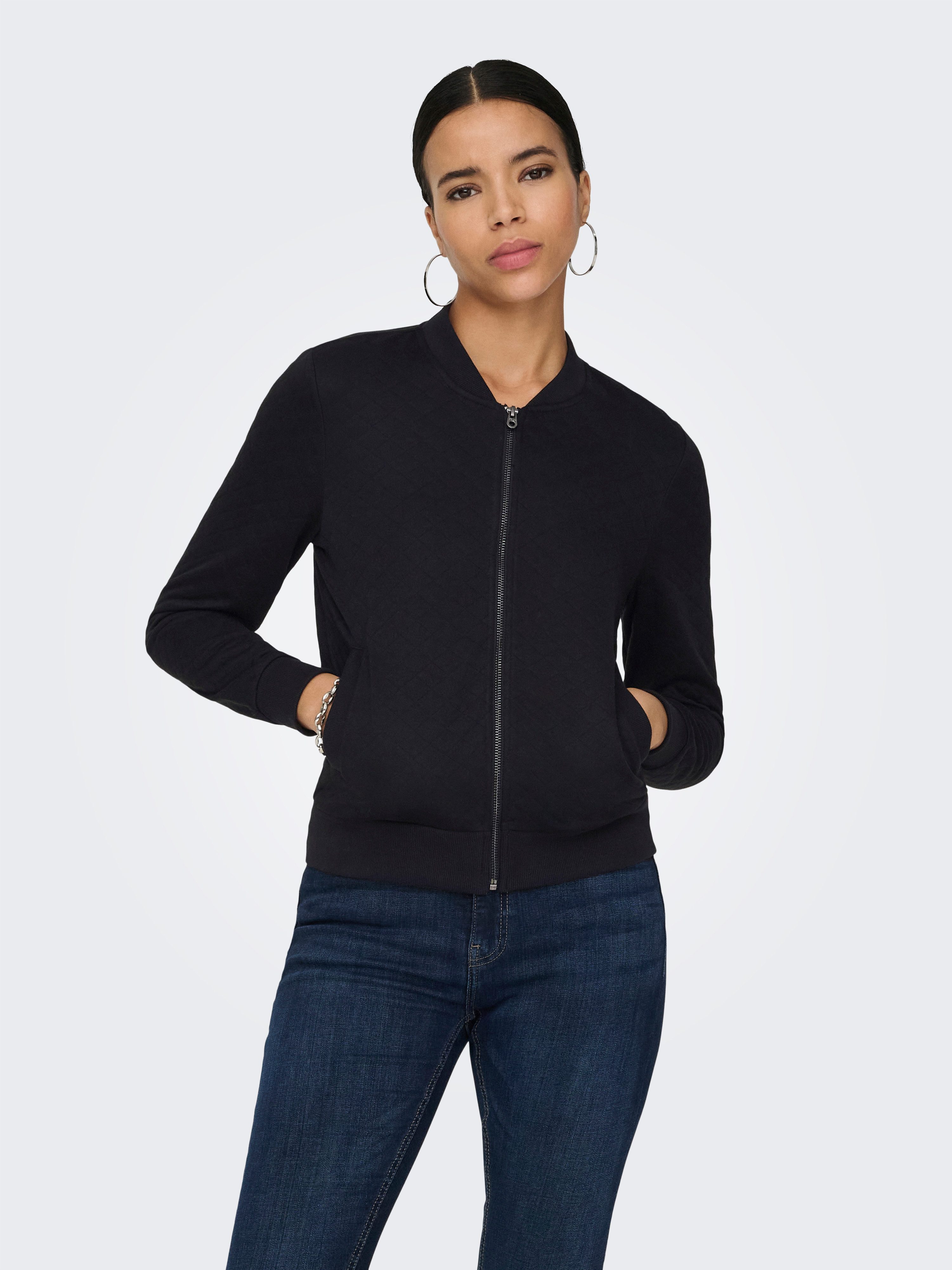 ONLY Sweatjacke ONLJOYCE L/S BOMBER SWT NOOS Polyester, regular fit, gesteppte Optik im Bomberjacken Stil