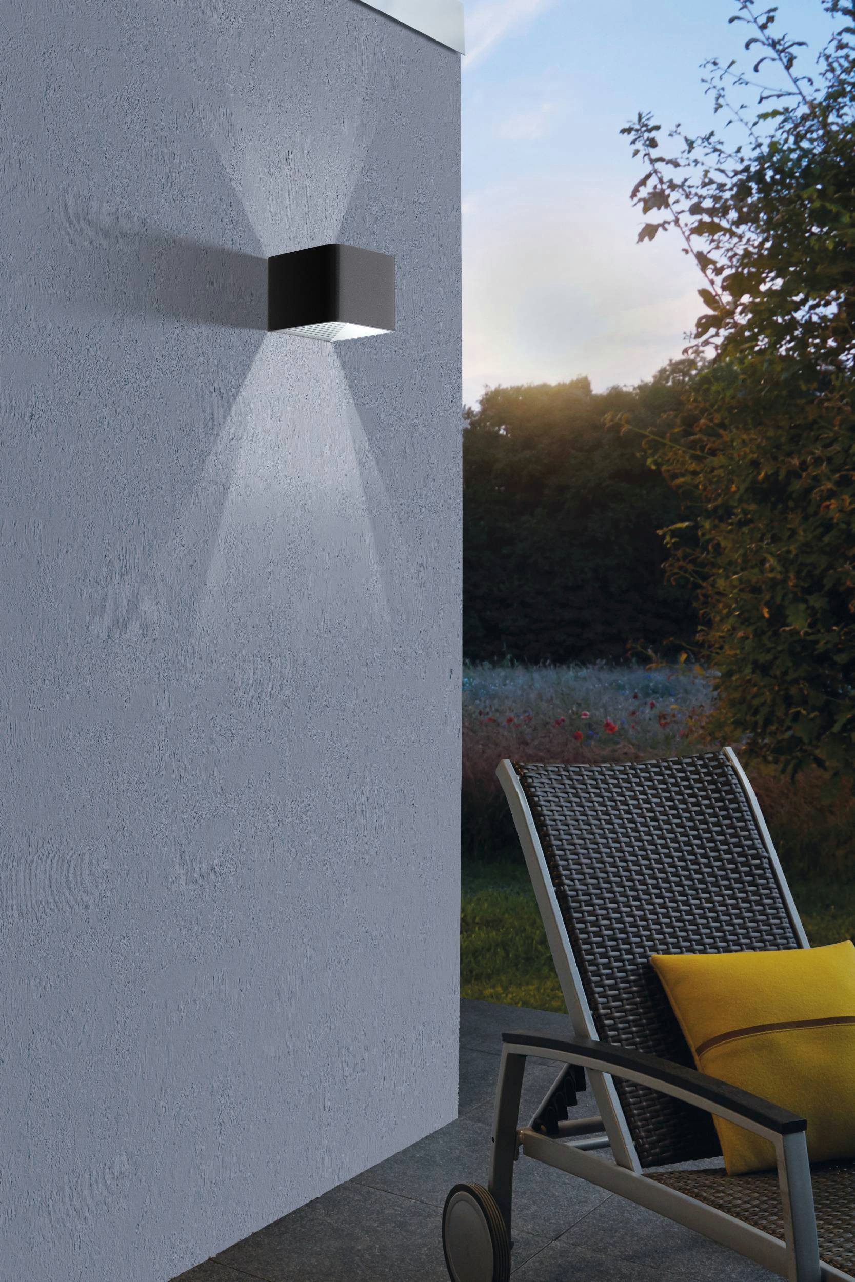 EGLO Wandleuchte Doninni Außen-Wandlampe, Außenlampe, Aluminium und Kunststoff, IP44, LED fest integriert, Warmweiß, Wand-/Deckenleuchte - L13,5 x B12 x H7,5 cm - anthrazit - 6,2W inkl.