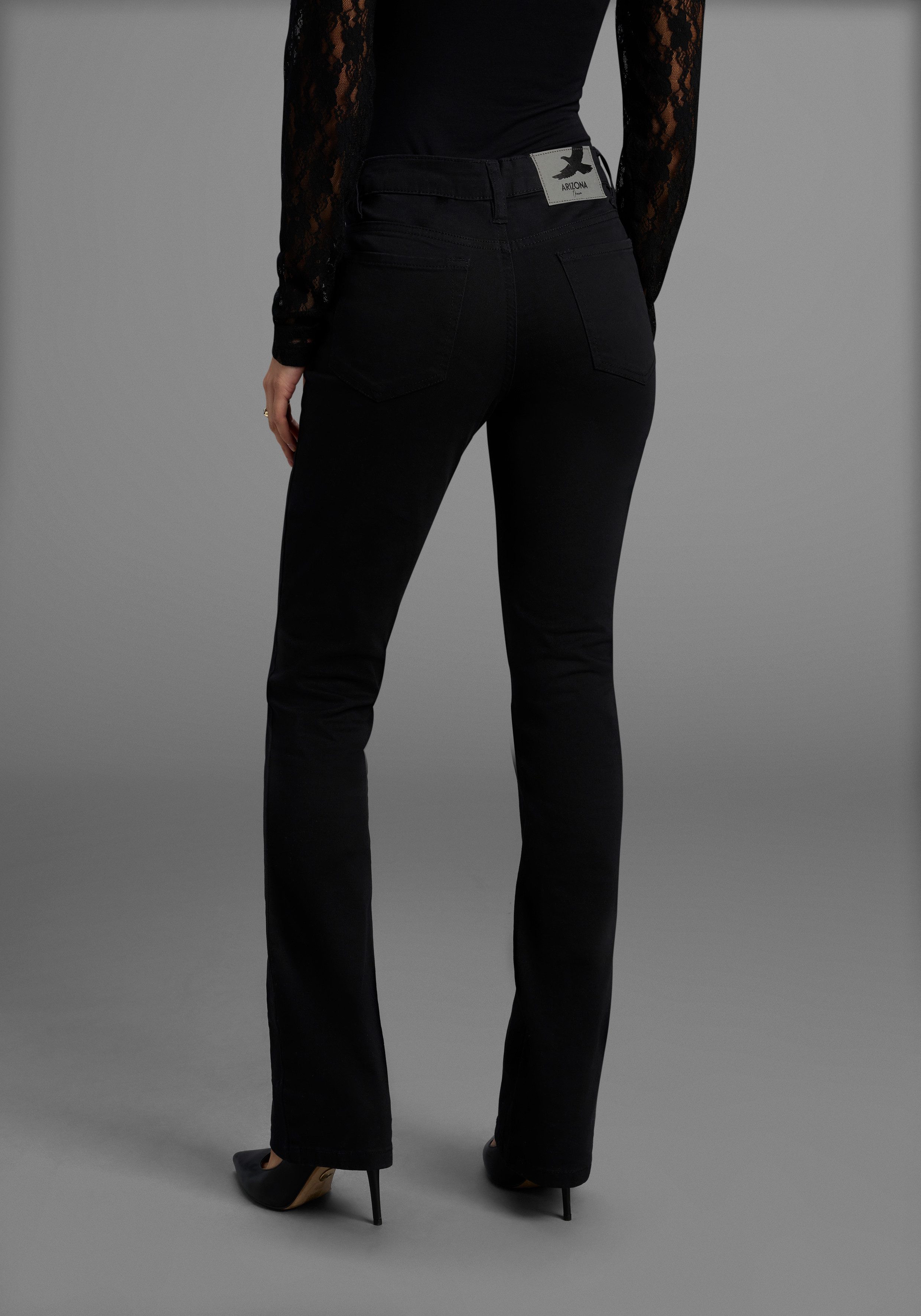 Arizona Bootcut-Jeans Baby-Boot Bootcut-Stil, figurbetonte Passform, mit Used-Effekten