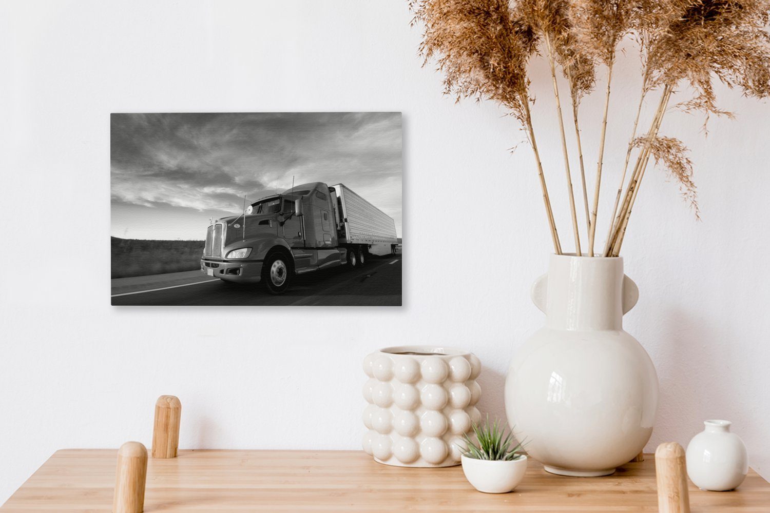 Wandbild Himmel mit Leinwandbild Aufhängefertig, bedrohlichem St), (1 weiß, cm 30x20 und schwarz - OneMillionCanvasses® Wanddeko, Lastwagen Leinwandbilder,