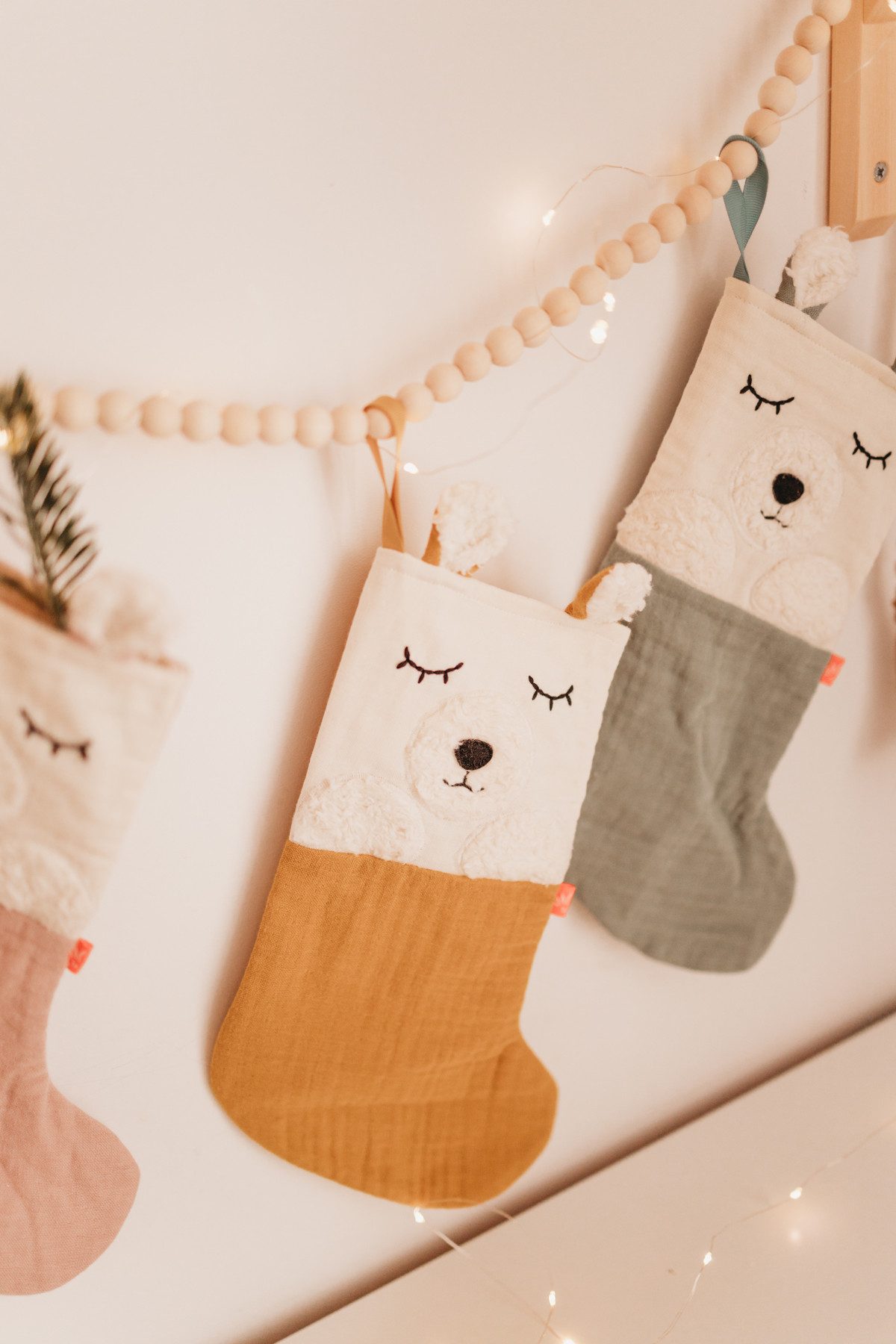 kikadu Nikolausstiefel 3030, Bio-Baumwolle, süßes Eisbär-Design, für Weihnachten.