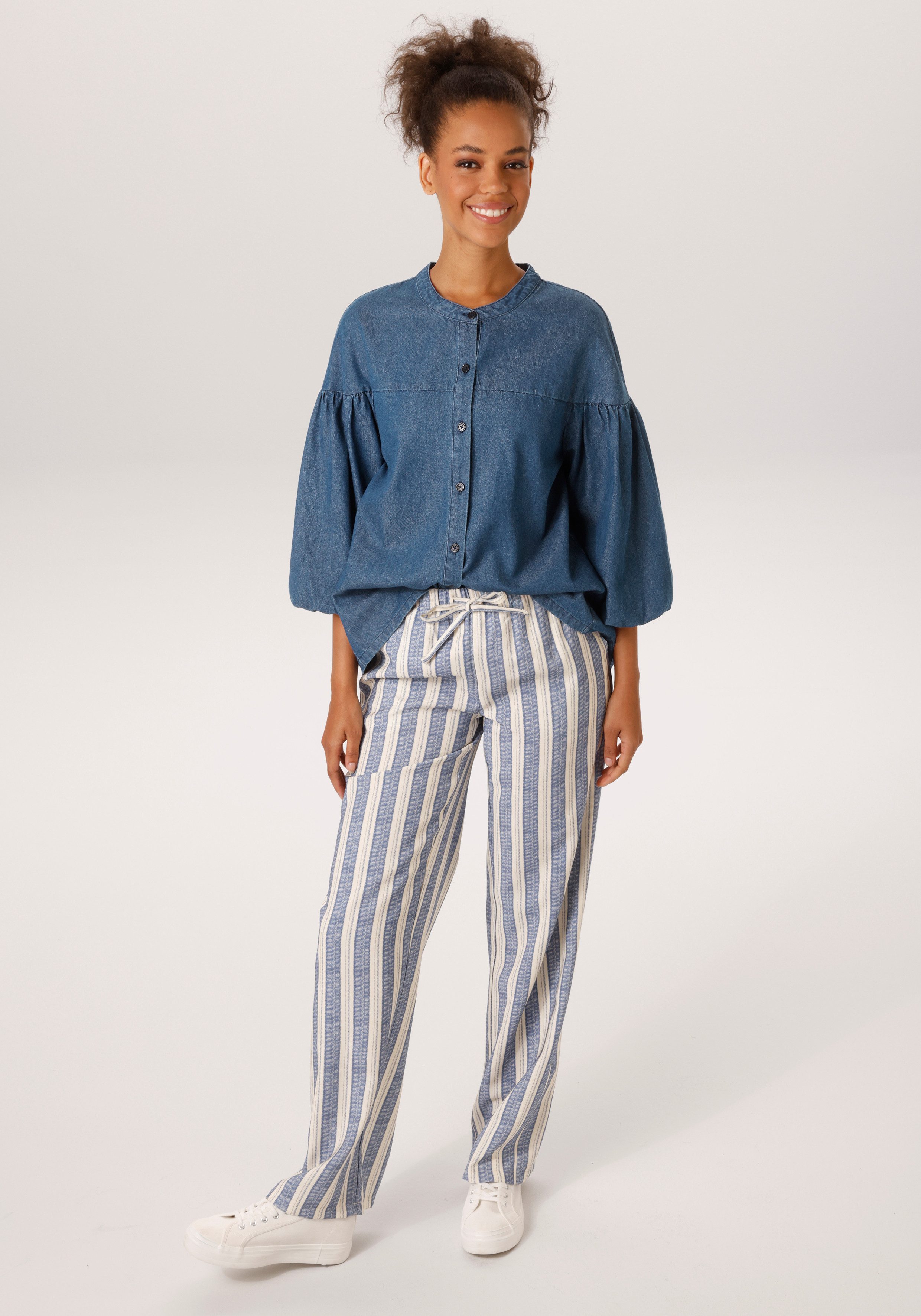 Aniston CASUAL Jeansbluse mit 3/4-langen Arm in weiter, topmodischer Form – Bild 4 von 5