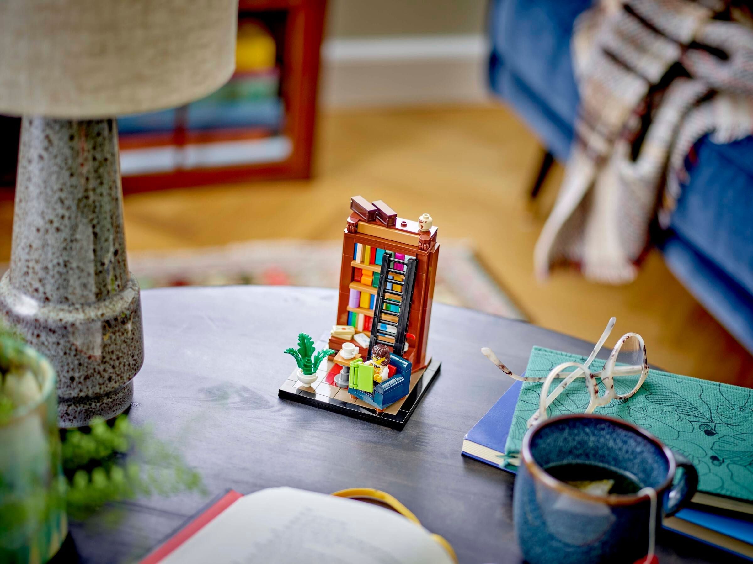 LEGO® Ideas - Bücher sind meine Leidenschaft (40698) Konstruktions-Spielset, (Dekoration, 285 St)