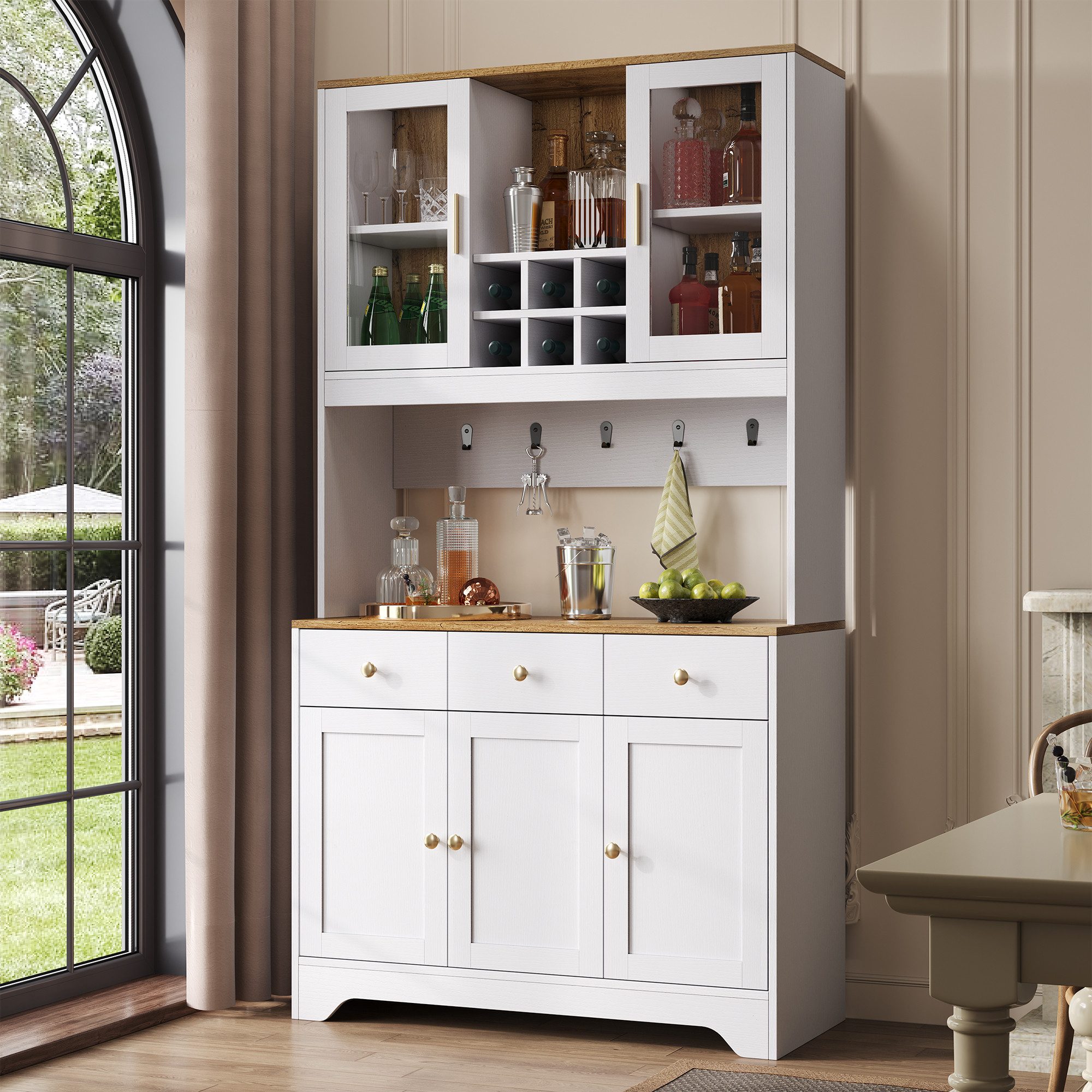 Fine Life Pro Standvitrine Weißer Hochschrank in Holzmaserung, schlank & stilvoll. Für Wohn- & Esszimmer, viel Stauraum auf kompakter Fläche.