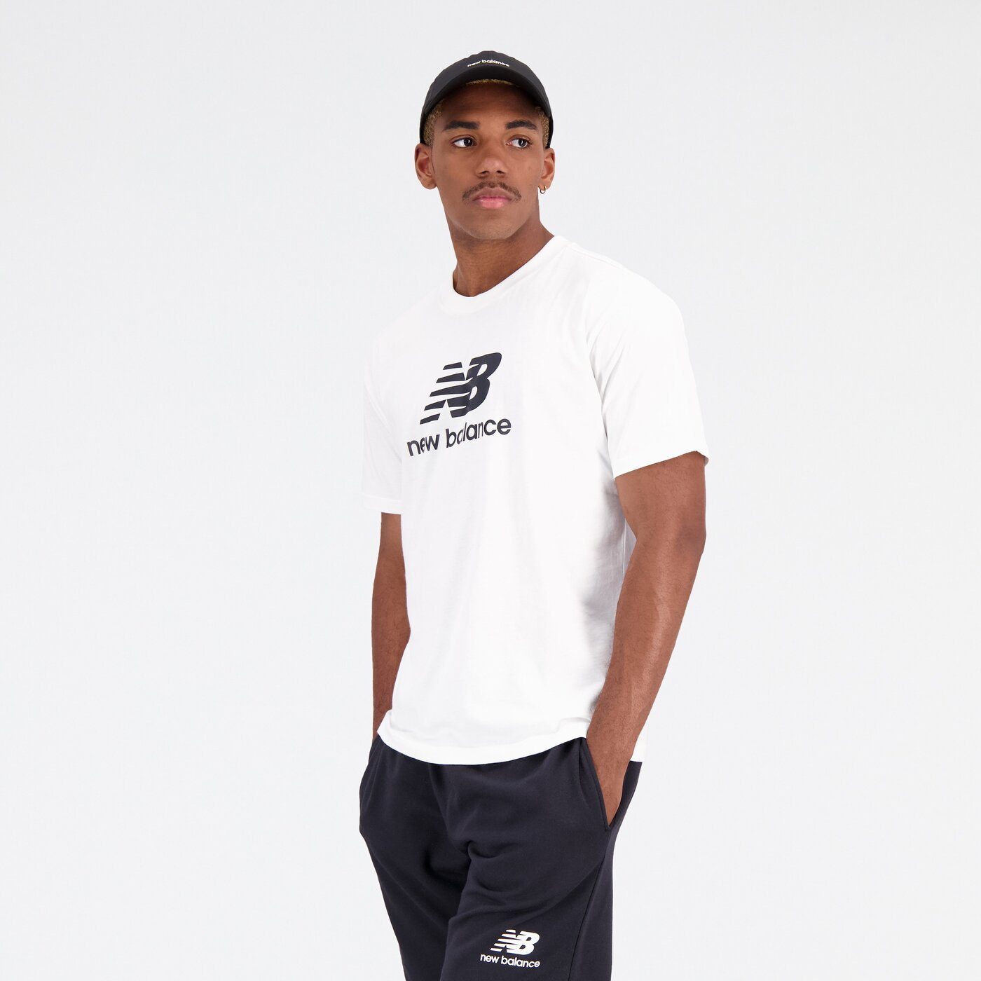 New Balance Kurzarmshirt NB Stacked Logo Essentials WT T-Shirt WHITE