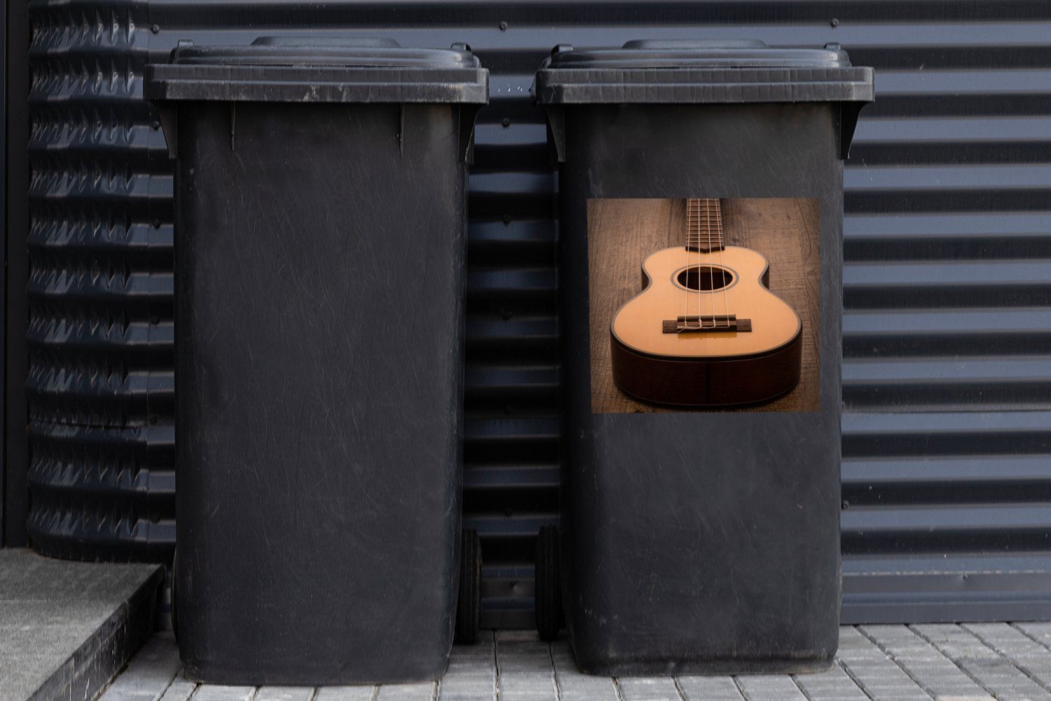 MuchoWow Wandsticker Akustische Gitarre Container, Abfalbehälter einem (1 Mülltonne, auf St), Holztisch Sticker, Mülleimer-aufkleber