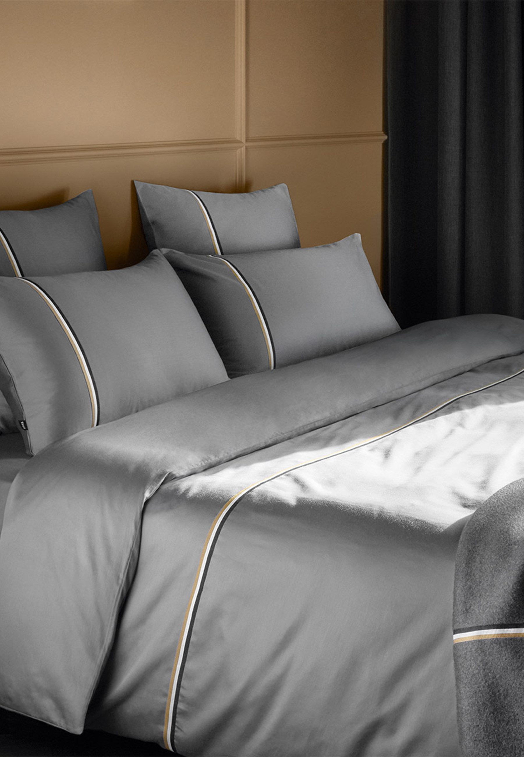 BOSS Home Bettwäsche BLINEA, Satin, 2 teilig, ab Größe 135x200 cm, Premium Satin, unifarben, mit BOSS Label