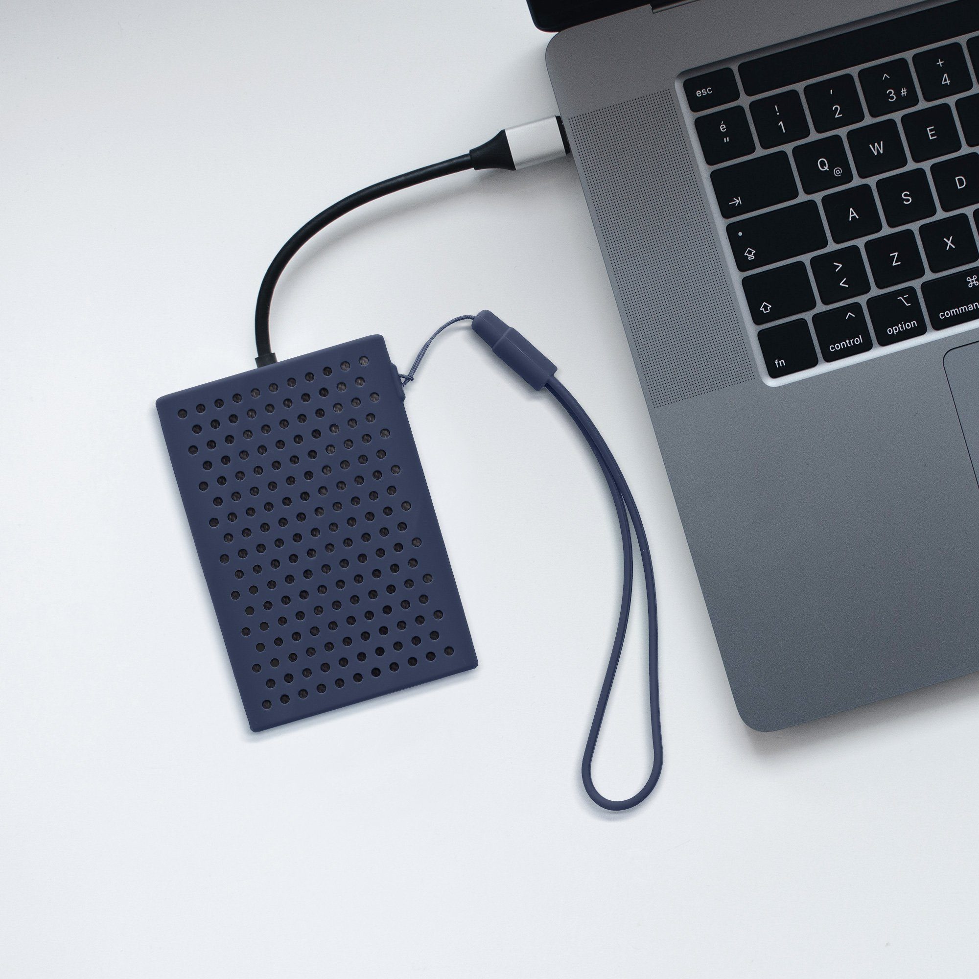 kwmobile Festplattenhülle für Samsung Portable SSD T9, Silikon Tastaturschutz QWERTY (Arabisch)