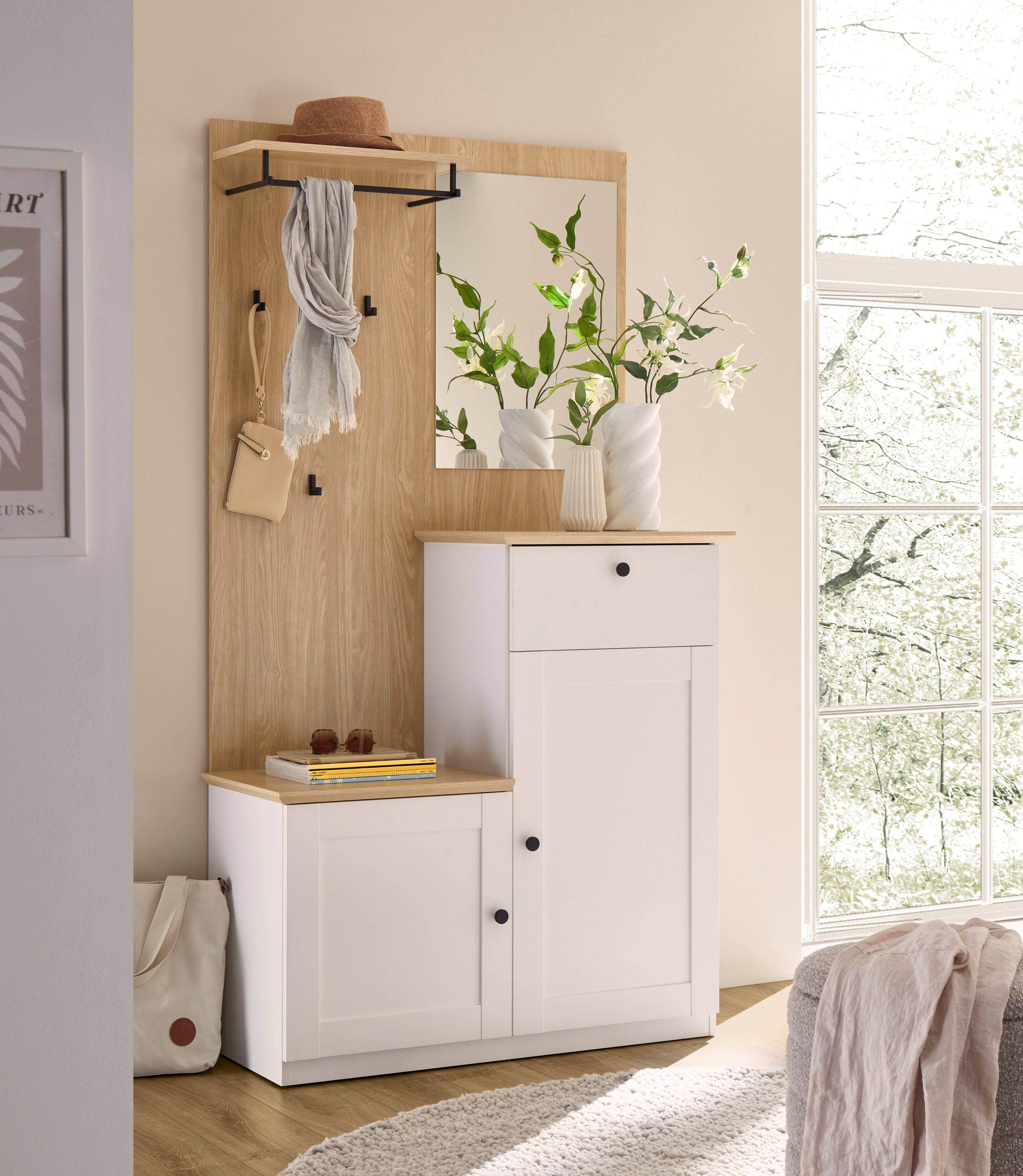 OTTO home Kompaktgarderobe Brest, Garderobe im Landhausstil, Flurgarderobe, Dielenschrank schwarze Metallgriffe, viel Stauraum, für kleine Räume geeignet