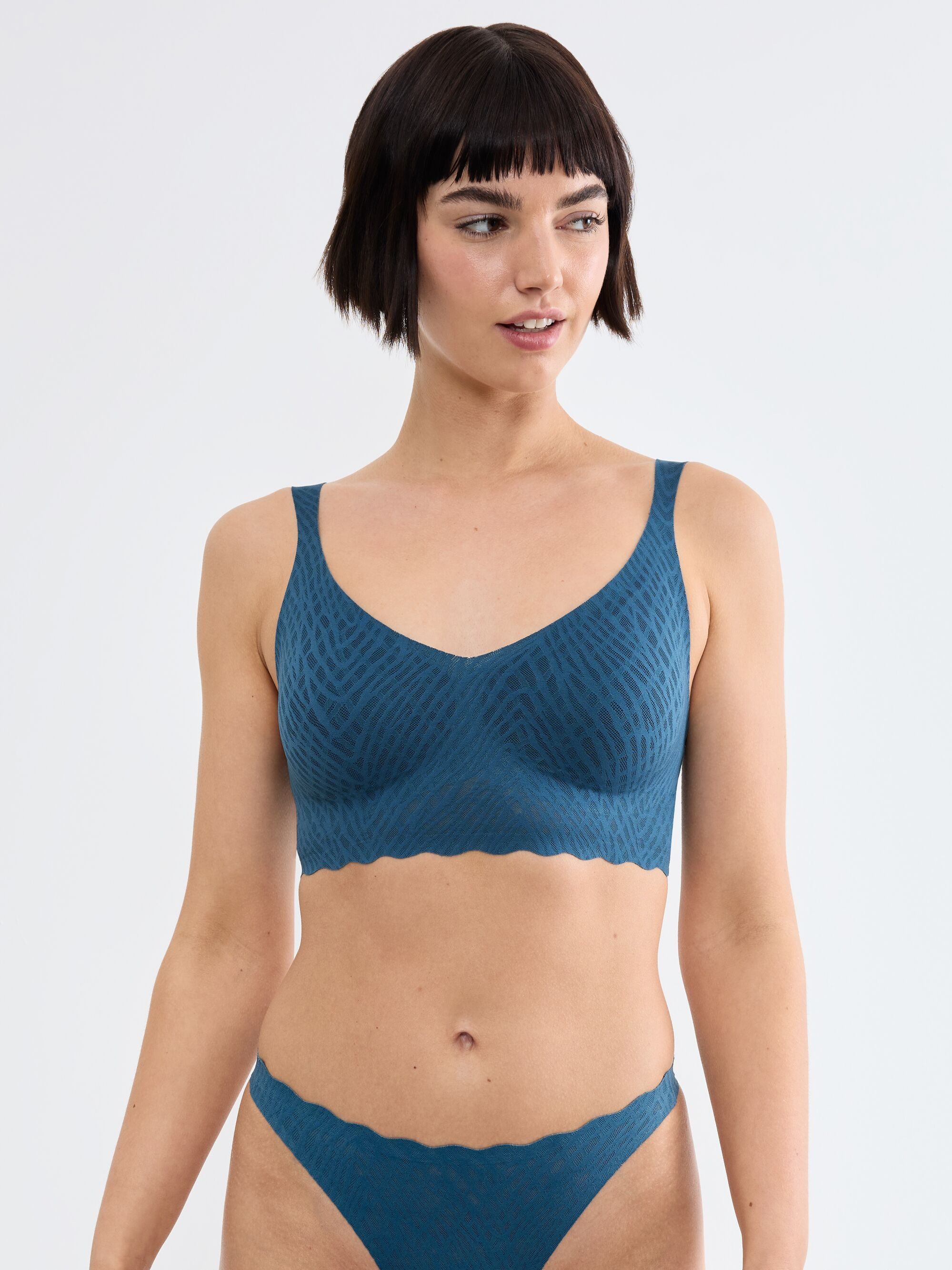Sloggi Bralette ZERO Feel Bliss herausnehmbare, atmungsaktive Pads, Stretch-Spitze, mittlerer Halt