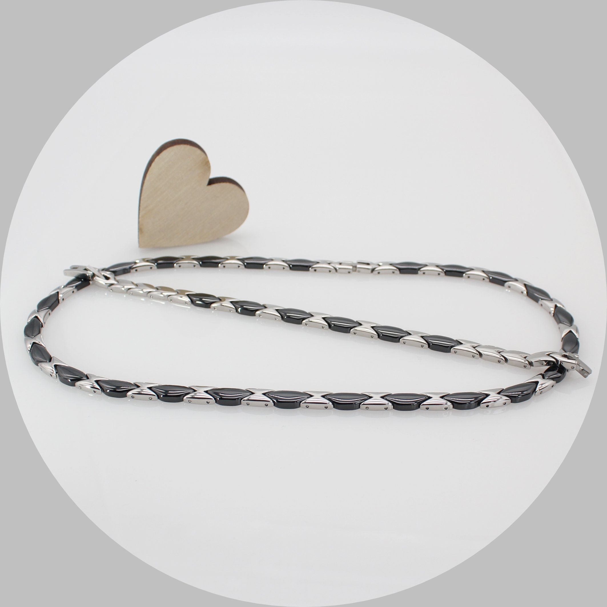 ELLAWIL Collier-Set Halskette Armband aus schwarzer Keramik mit silberfarbenen Edelstahl (Kettenlänge 49 cm, Armbandlänge 19 cm, Breite 6 mm), inklusive Geschenkschachtel