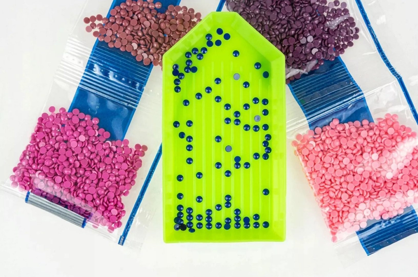 LA CUTE Malen nach Zahlen Weißer Baby Tiger - 5D Diamond Painting Set 30x40cm (Bild, Diamanten, Stift und Container, Kreative Kunst 5d Diamond Painting-Set), Entspannendes Hobby, kreative Stunden, schimmerndes Endergebnis.