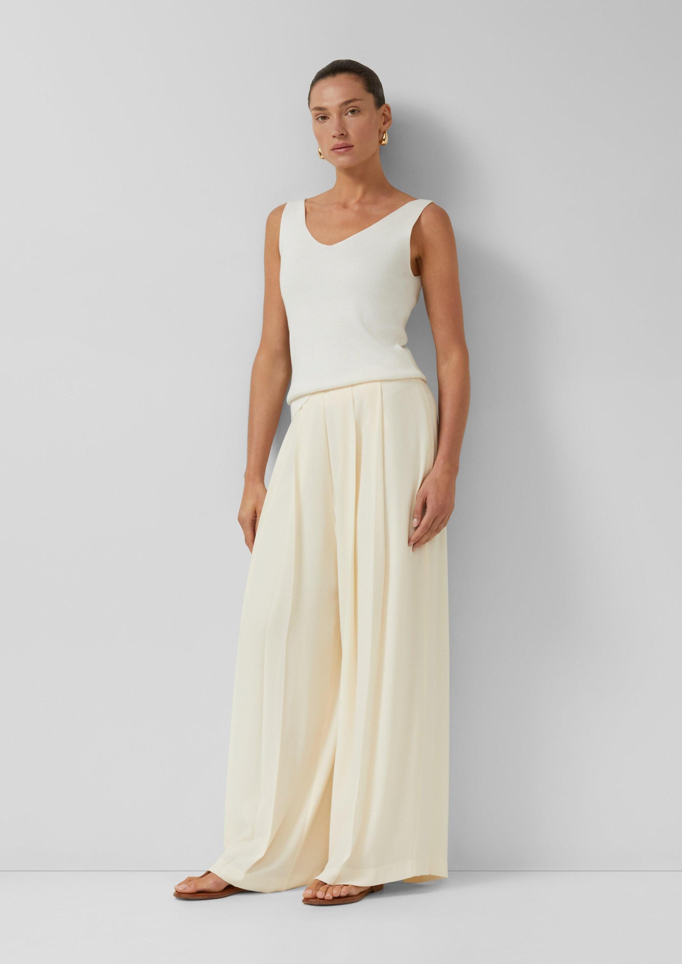 s.Oliver Chinos Hose Plissierte Wide-Leg-Hose – Bild 5 von 5