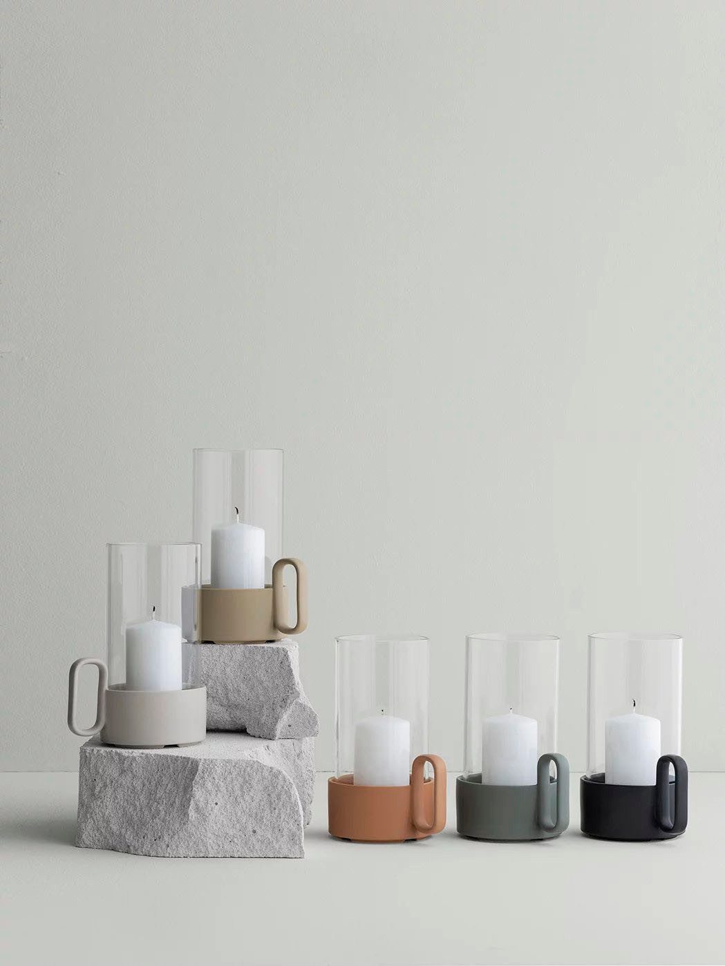 blomus Kerzenhalter Windlicht YURAGI (1 St), aus Steingut und Glas, Höhe ca. 21 cm