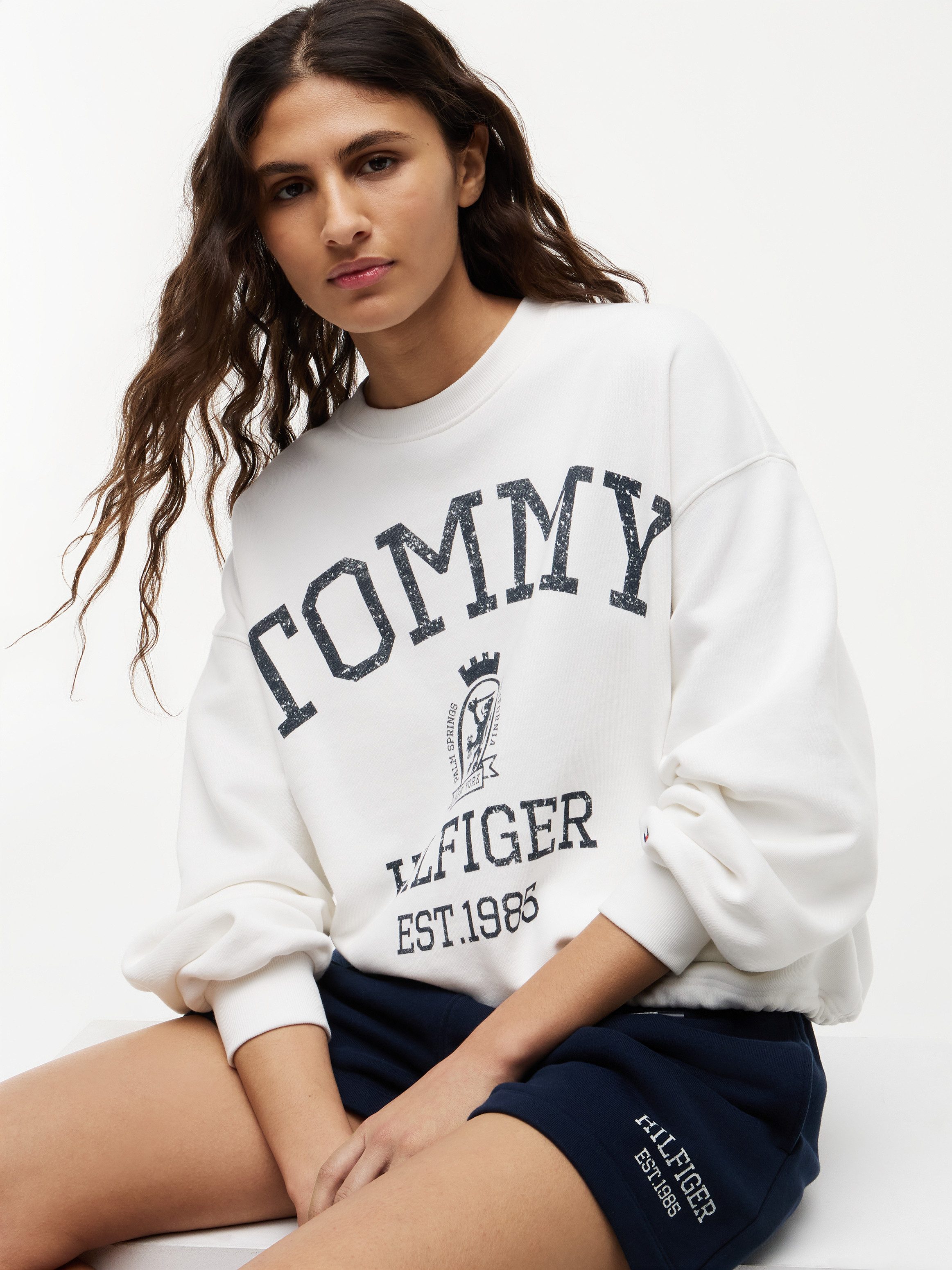 Tommy Hilfiger Sweatshirt VARSITY CREST MDRN SWEATSHIRT Baumwolle, Logo Frontdruck