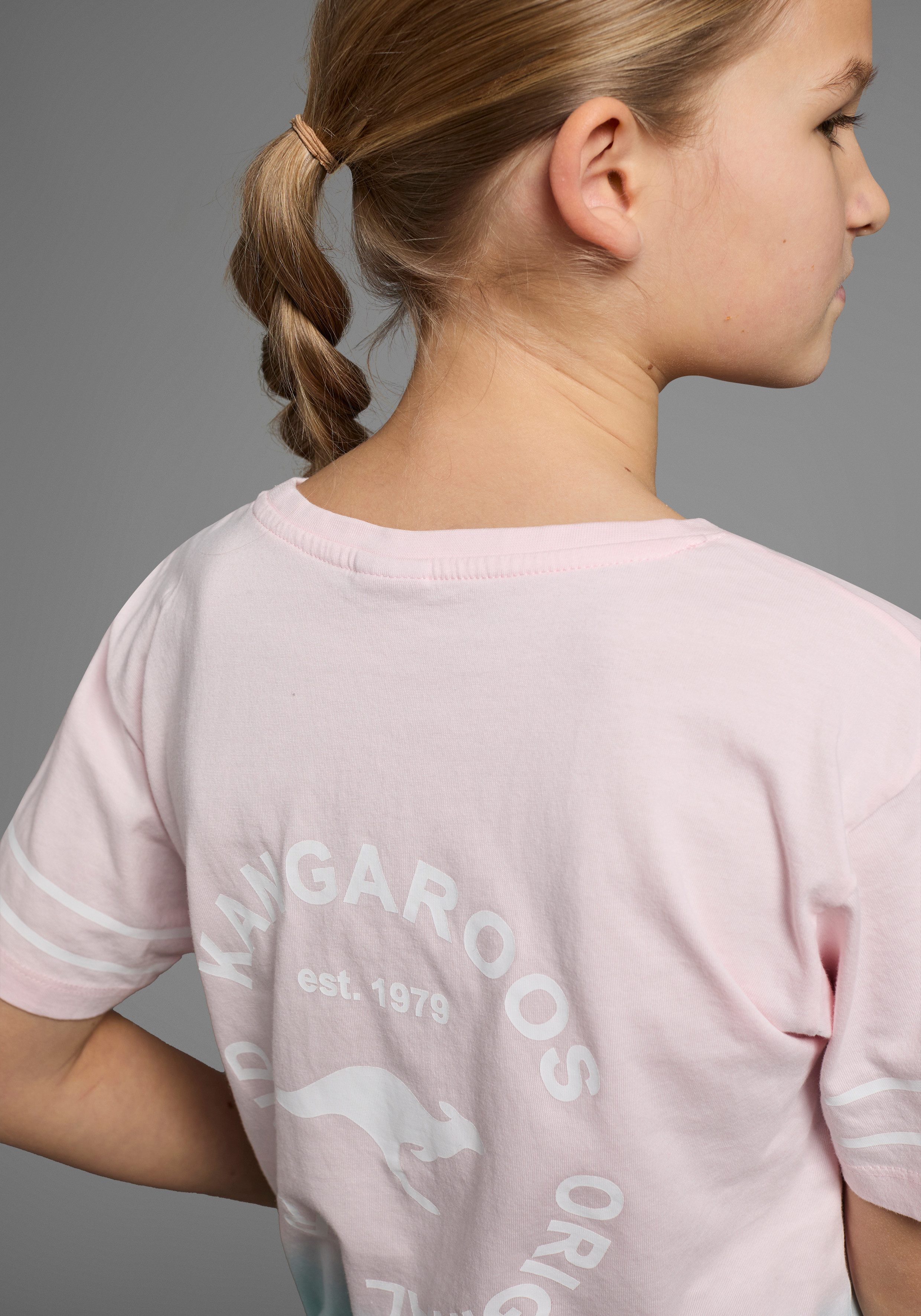 KangaROOS T-Shirt Kangaroos mit trendigem Farbverlauf kurzärmelig, bequeme Passform, mit Logodruck, Rundhalsausschnitt