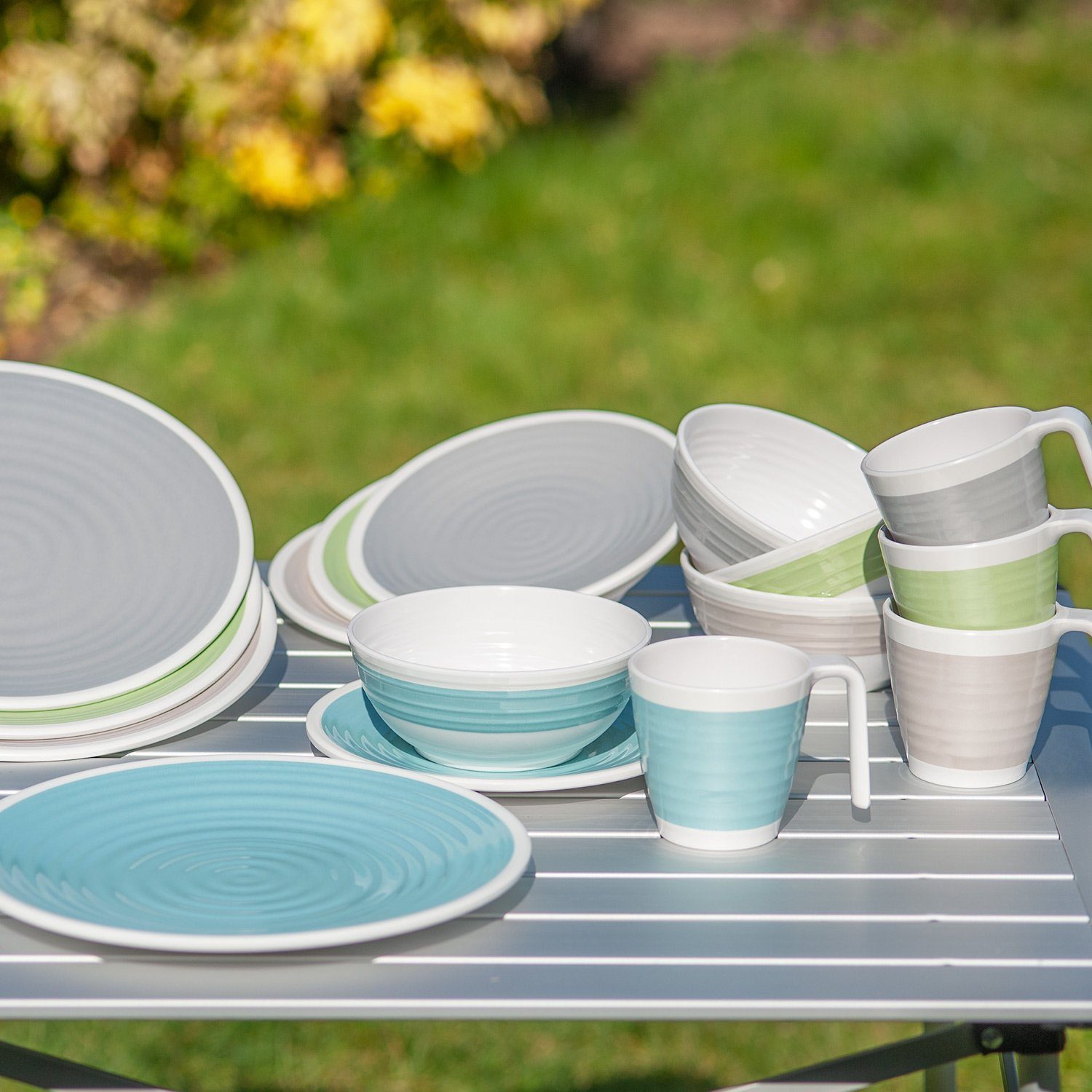 Moritz Geschirr-Set Camping Geschirr Harmonie 4 Personen + 4 Milano Rotweingläser