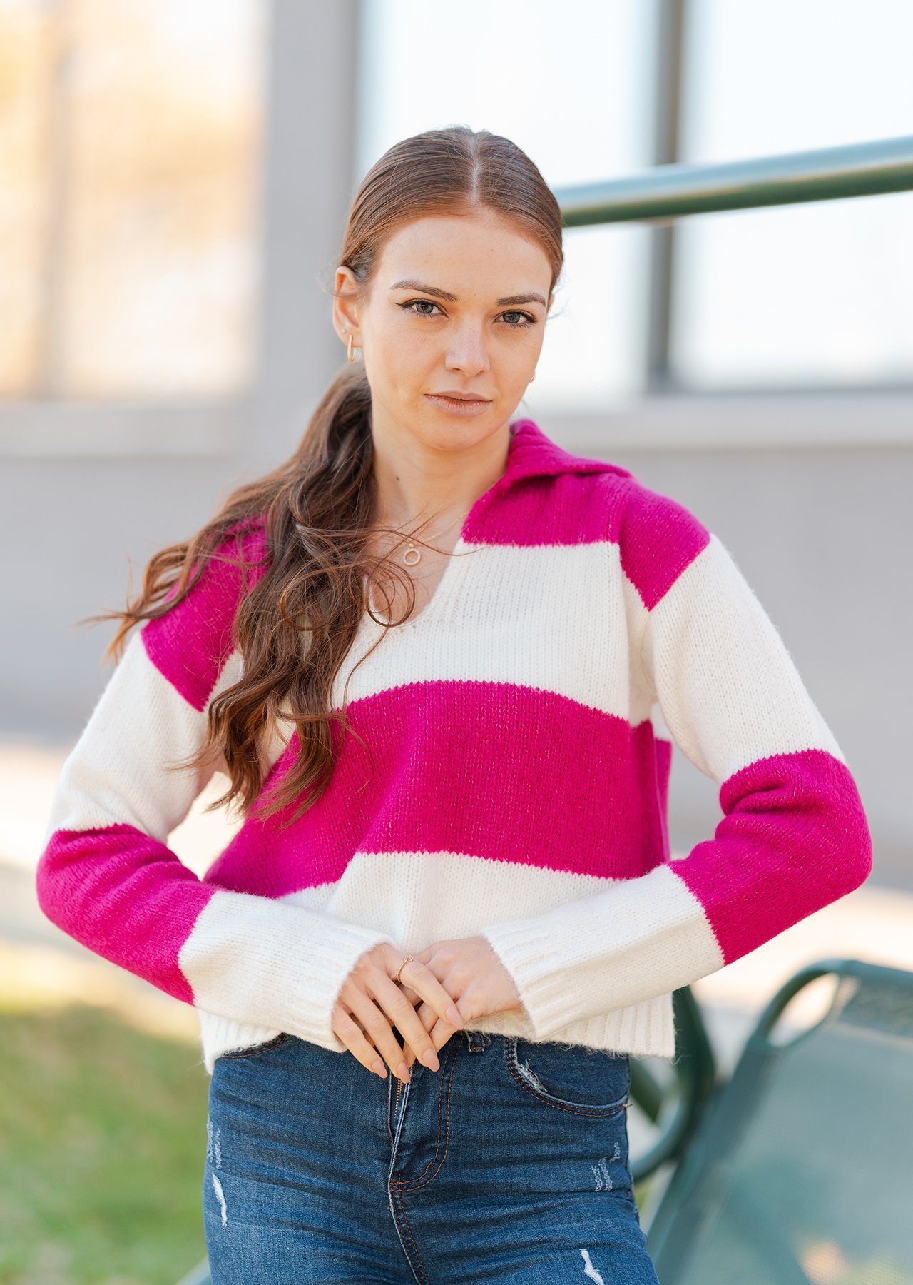 Authentic Klein Strickpullover zweifarbigen Strickpullover mit V-Ausschnitt und Kragen
