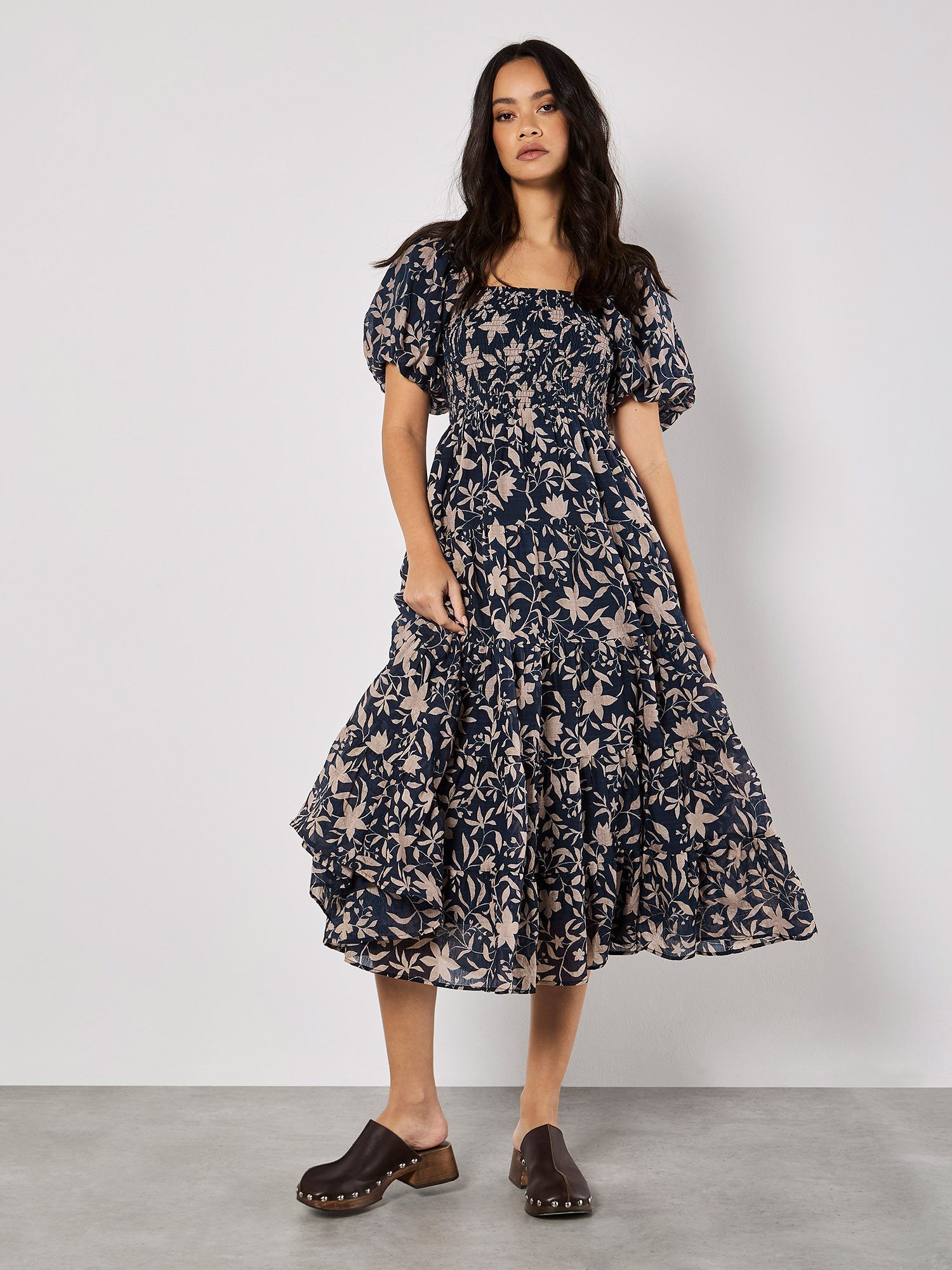 Apricot Midikleid Florales Sommerkleid mit Puffärmeln