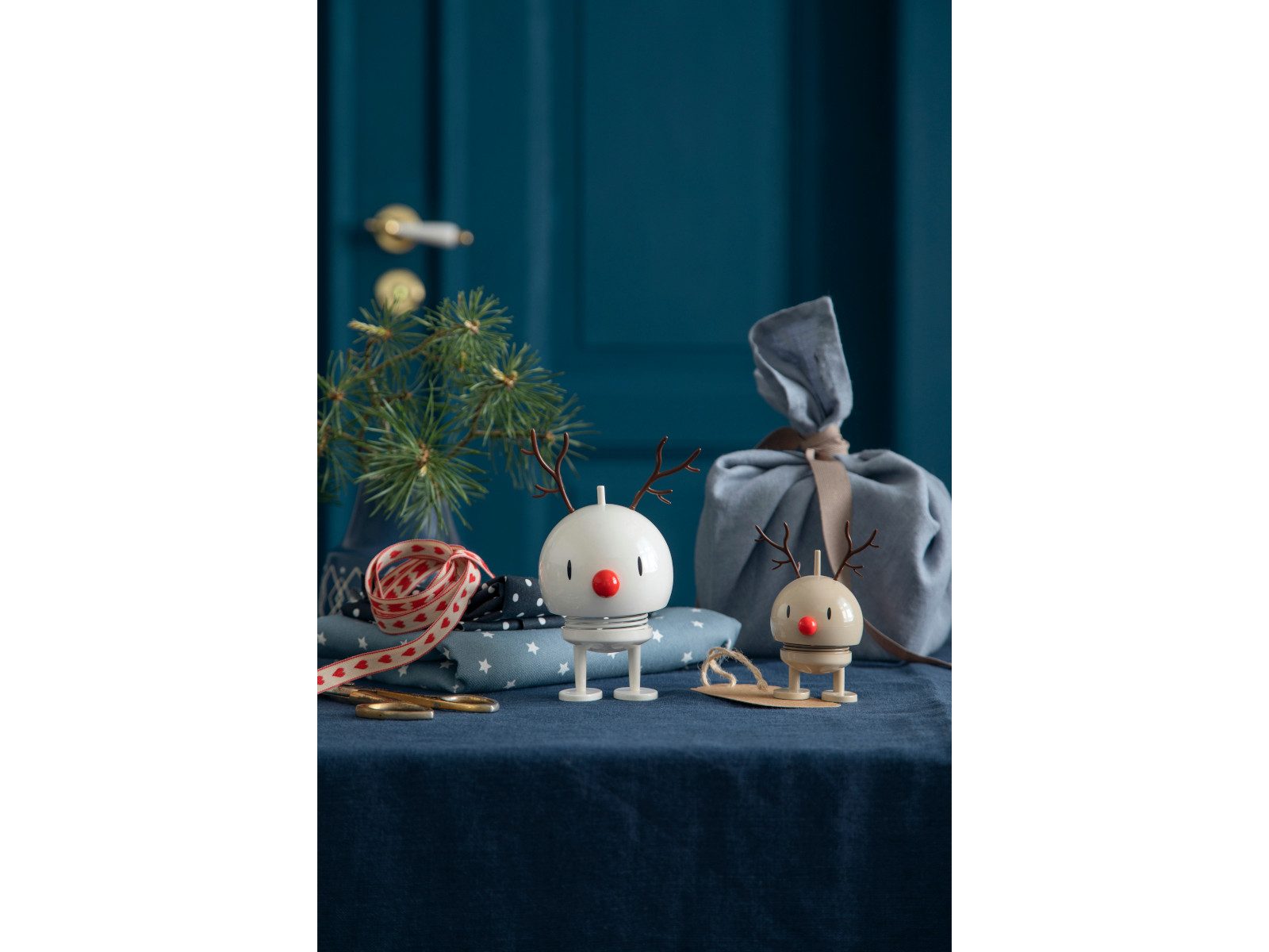 HOPTIMIST Dekofigur Bumble M white Reindeer 14cm