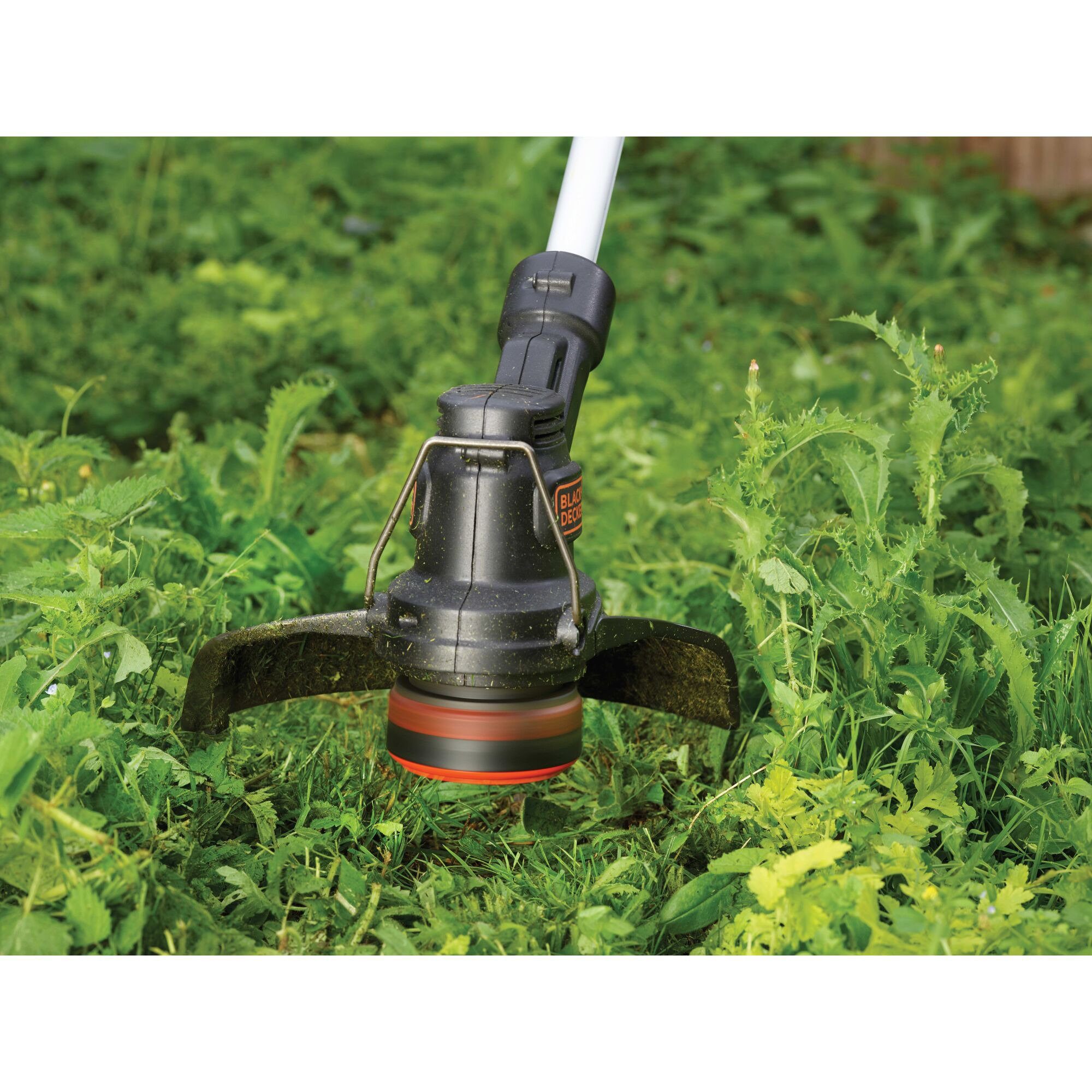 Black + Decker Akku-Rasentrimmer BLACK+DECKER Akku-Rasentrimmer ST1823, 18Volt, (Li-Ionen Akku 1,5Ah)