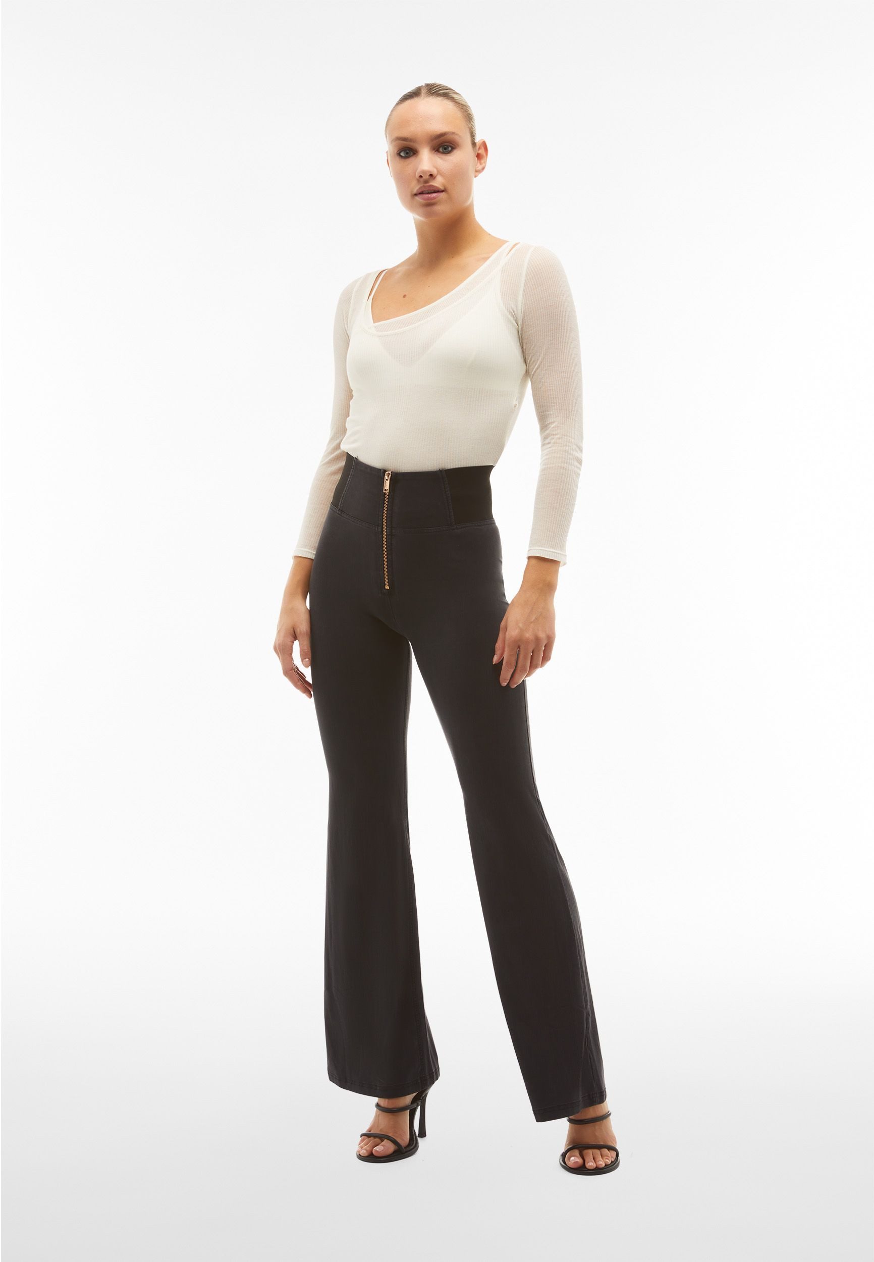 FREDDY Jeansjeggings WR.UP® Jeggings m.besonders hohem Taillenbund/sehr weitem Flared-Saum Skinny mehr