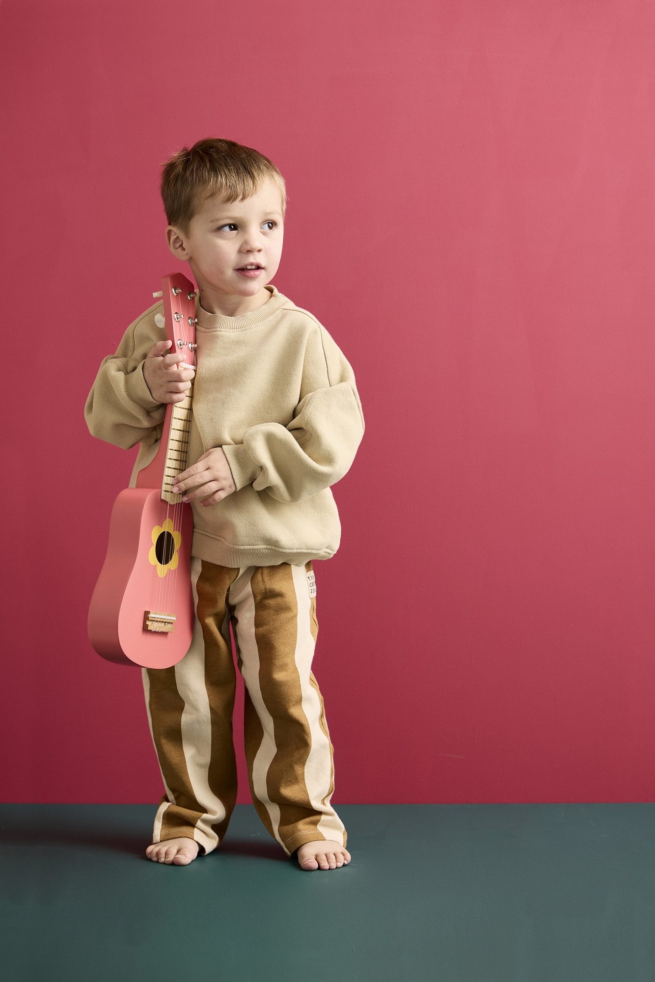 Kids Concept Spielzeug-Musikinstrument Gitarre Blume rosa, (1 tlg), Aus Holz