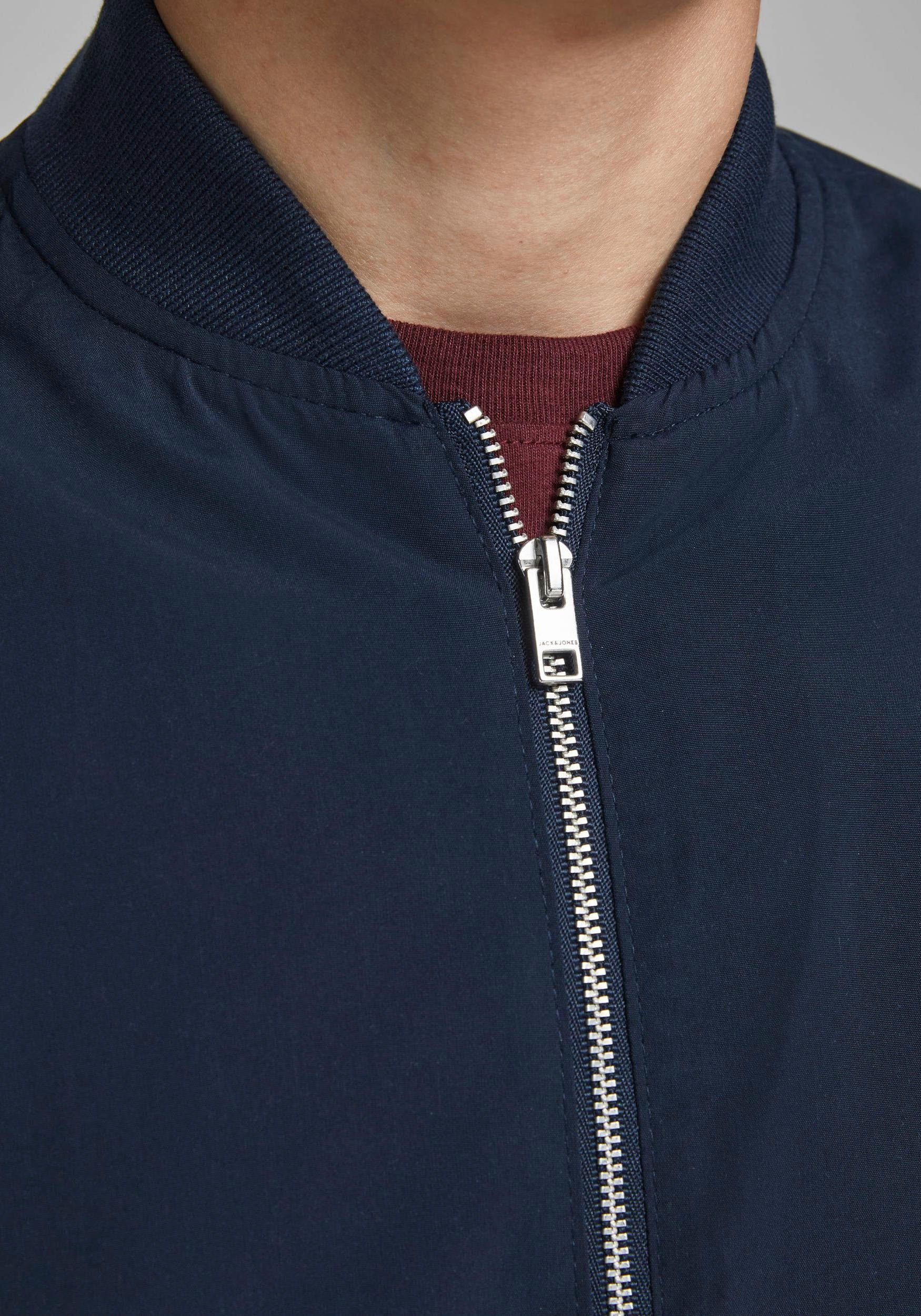 Jack & Jones Junior Bomberjacke JJERUSH windabweisend und pflegeleicht unifarben, modisch, regular fit, Web, Stehkragen