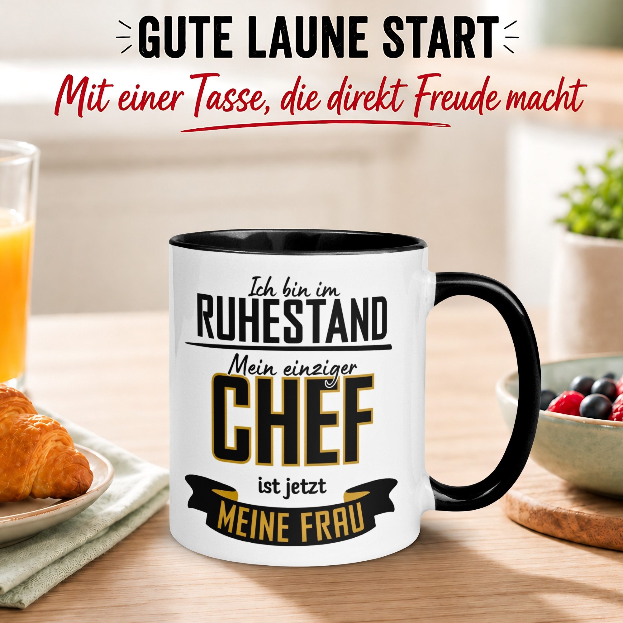 Momentals Tasse Rentner – „Einziger Chef ist jetzt meine Frau“ – Geschenk Rente Mann, Gratis Versand · Links-&Rechtshänder · Spülmaschinenfest