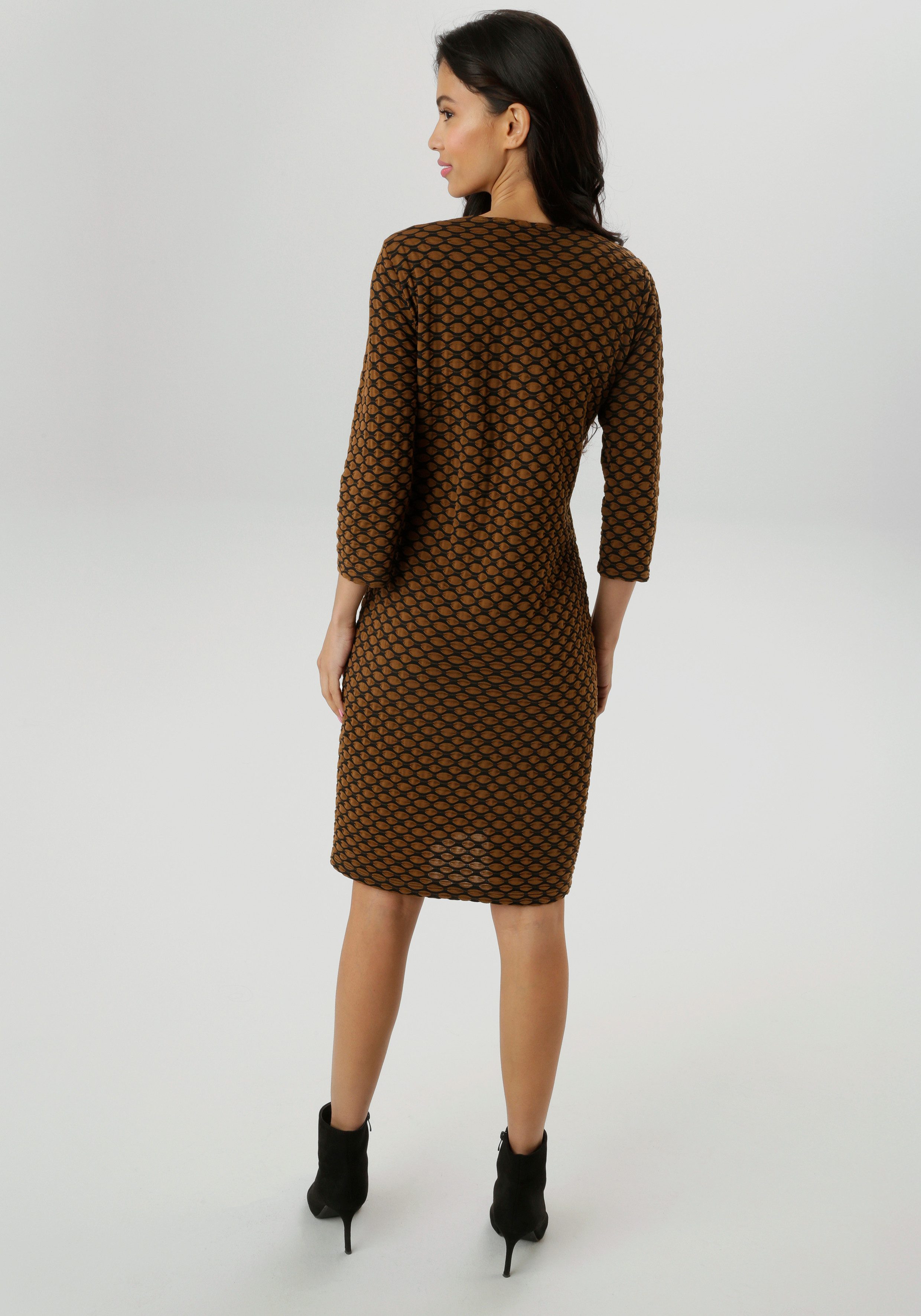 Aniston SELECTED Jerseykleid mit schöner Oberflächenstruktur günstig online kaufen