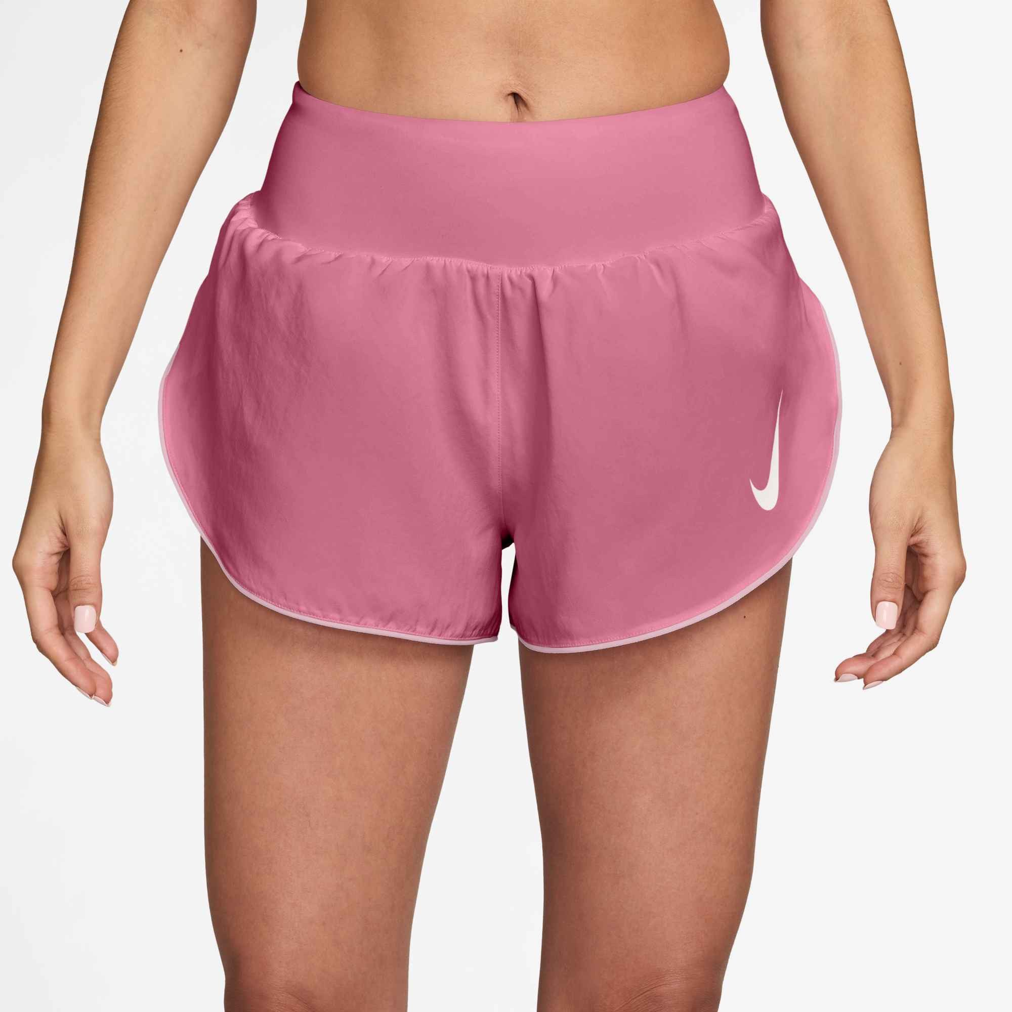 Nike Laufshorts W NK TEMPO FLW SWSH MR DF SHRT mit Dri-FIT-Technologie, aus Polyester