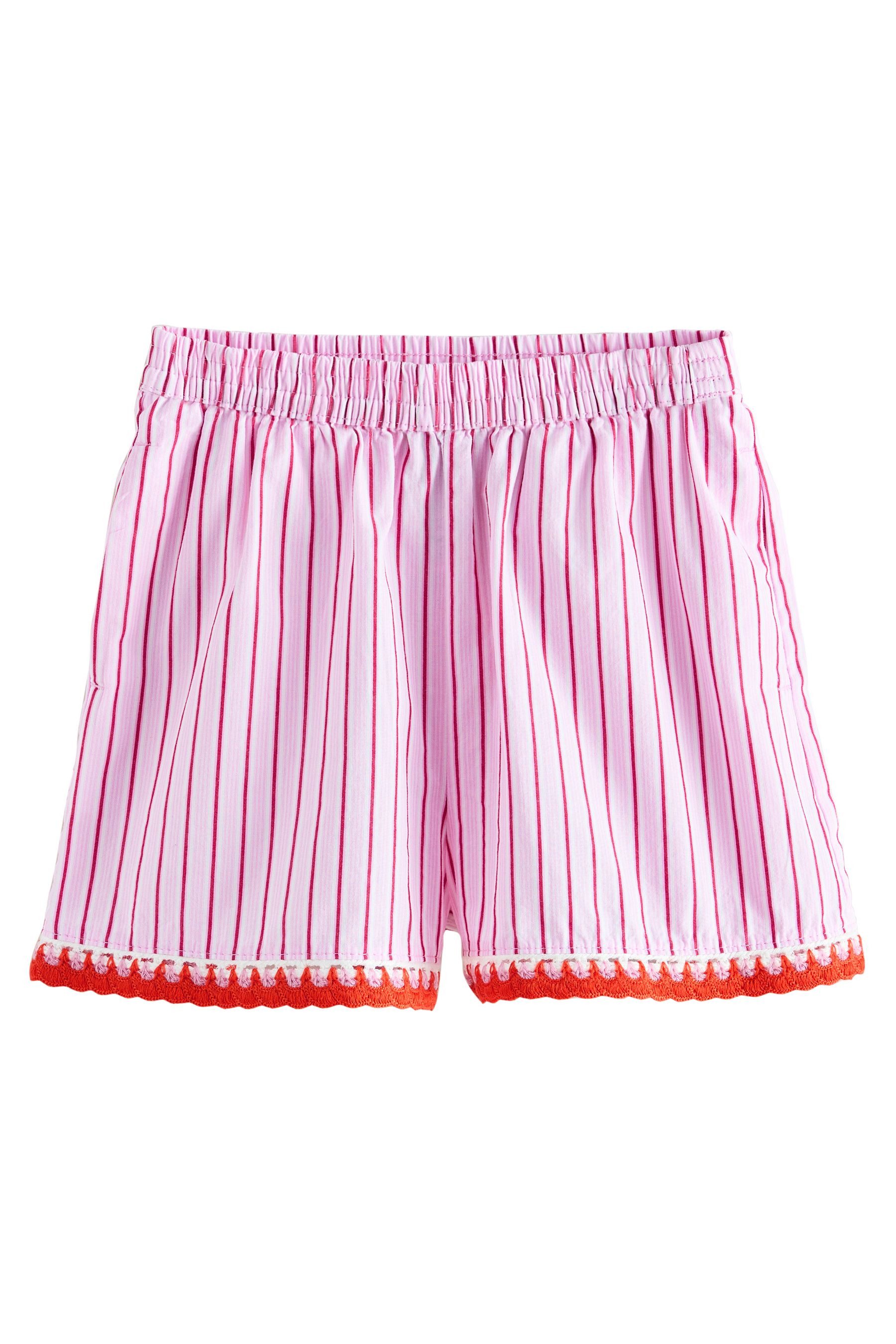 Shorts Shorts mit Häkelbesatz