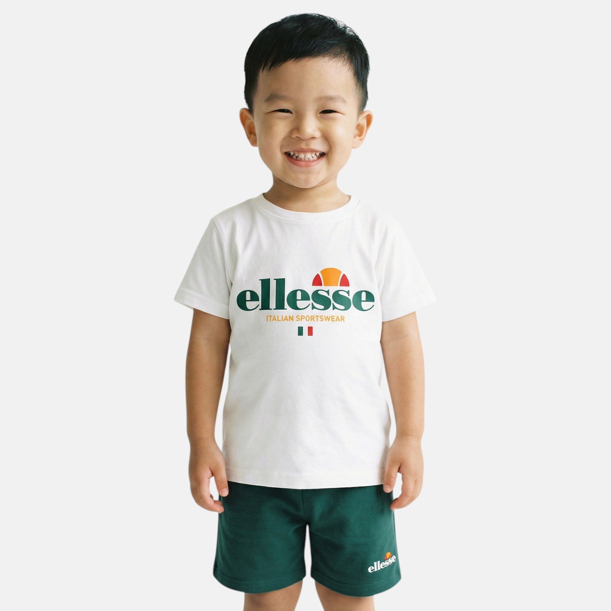 Ellesse Shirt & Hose ellesse Kinder Sportanzug 3-Teiler Set T-Shirts & Shorts 2-14 Jahre (Set, 3 Teile 2 T-Shirts + kurze Hose) Kinder Sportset 2 - 14 Jahre 2 T-Shirts + Shorts Sporthose