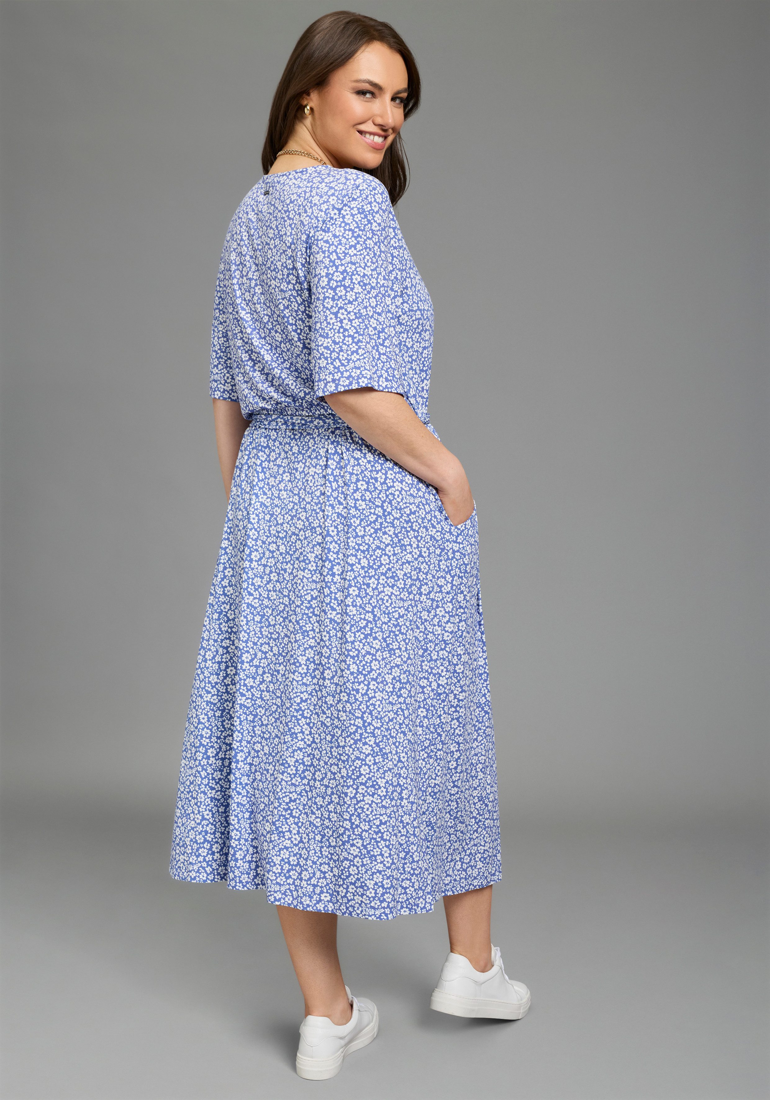 Laura Scott CURVE Midikleid in geblümter Optik günstig online kaufen