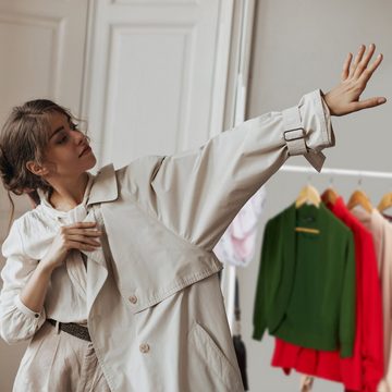 relaxdays Garderobenständer Weiße Garderobe mit Rollen