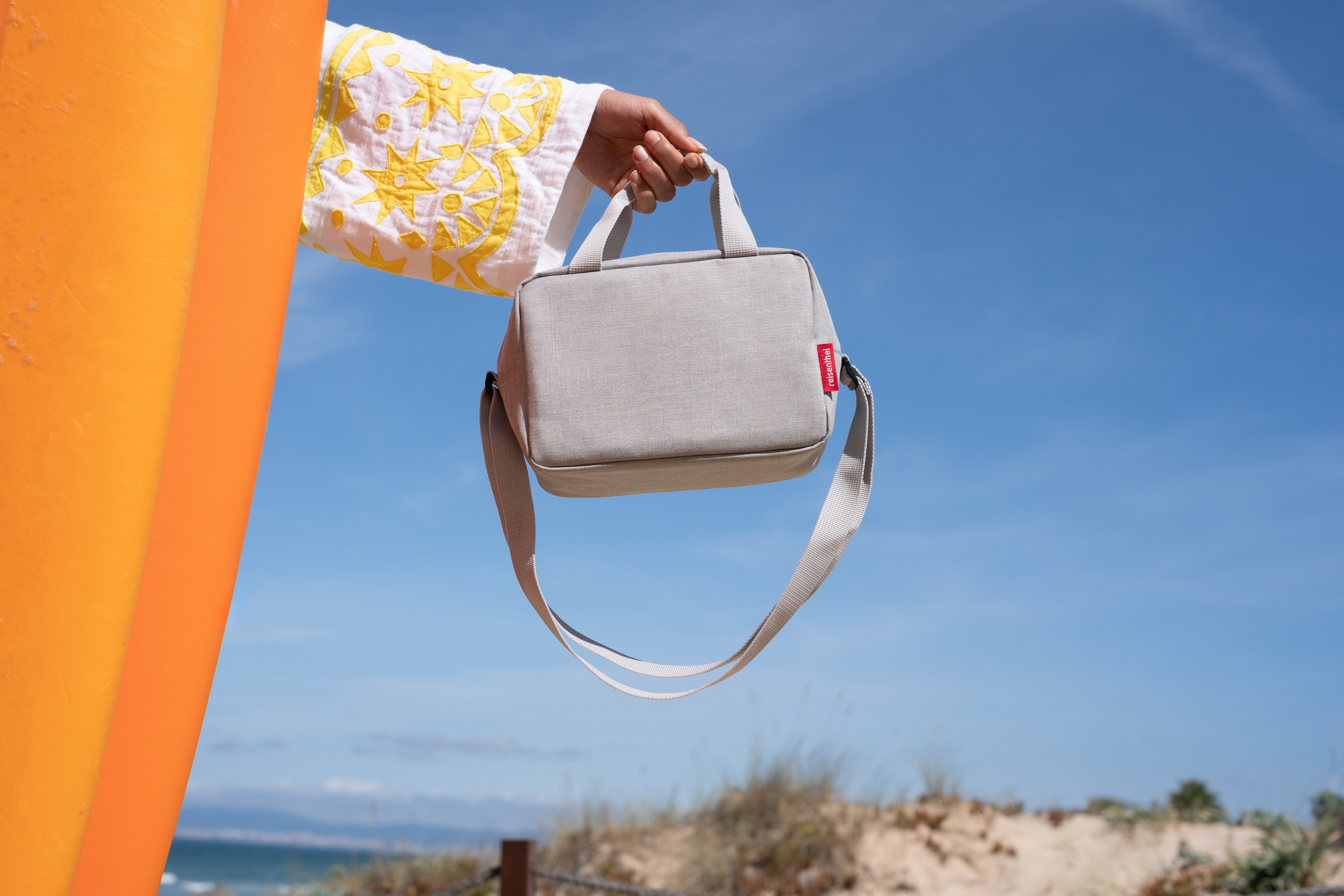 REISENTHEL® Kühltasche coolerbag to-go, 3 l, dicke Isolierung, Dicht verschließbar mit Reißverschluss – Bild 5 von 5