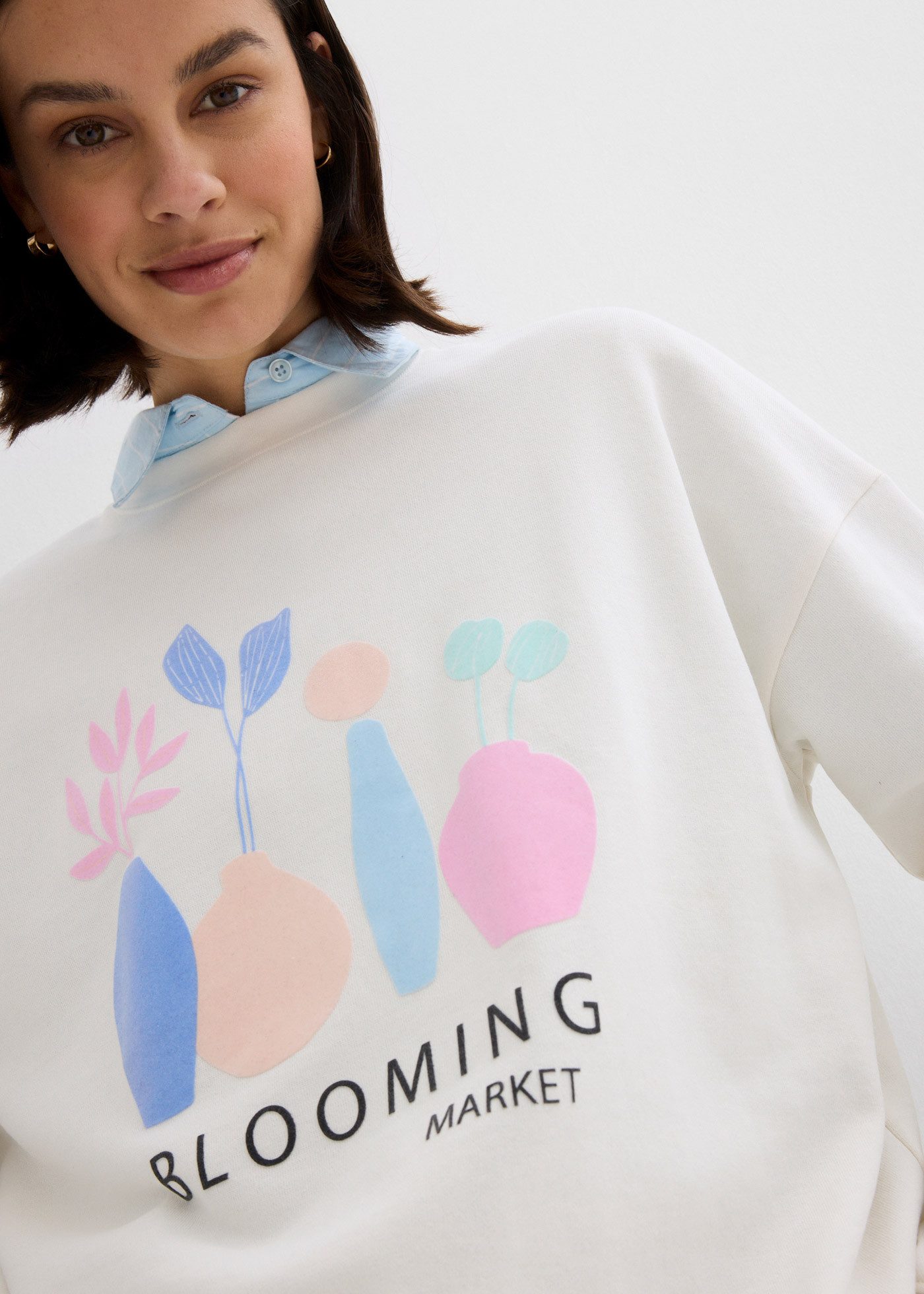 bonprix Sweatshirt mit Langarm, mit Blumen-Druck, mit Seitenschlitzen