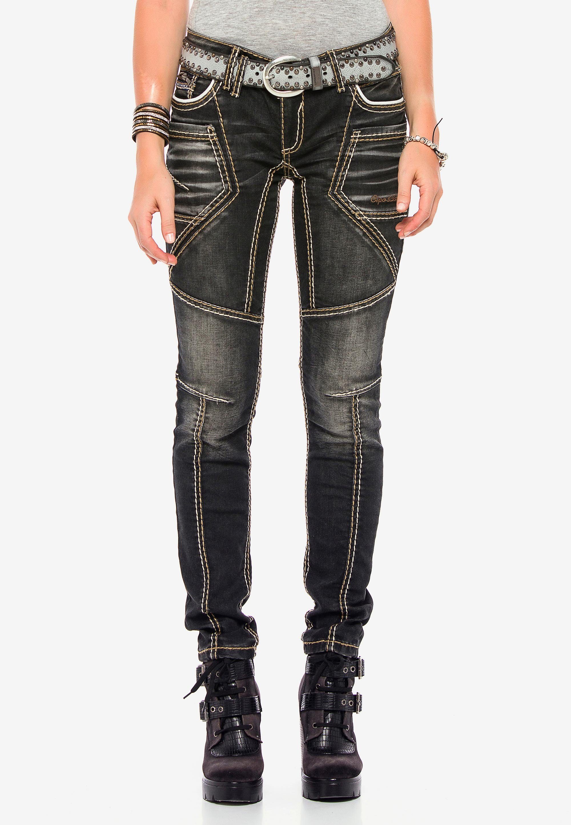 Cipo & Baxx Slim-fit-Jeans mit extravagantem Nahtdesign in Straight Fit
