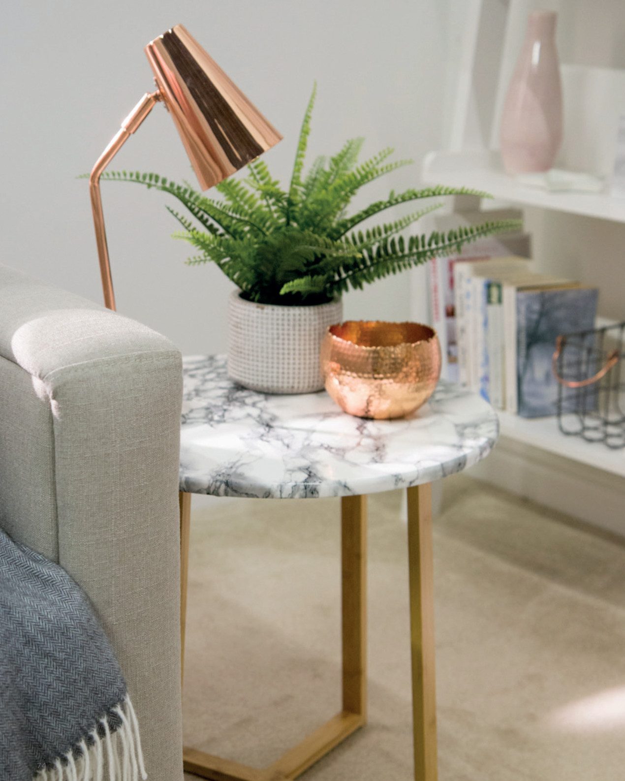 d-c-fix Möbelfolie Marmi weiß - Klebefolie für Möbel und Küche, Dekofolie selbstklebend, Designfolie - zuschneidbar und rückstandslos entfernbar – Bild 2 von 5