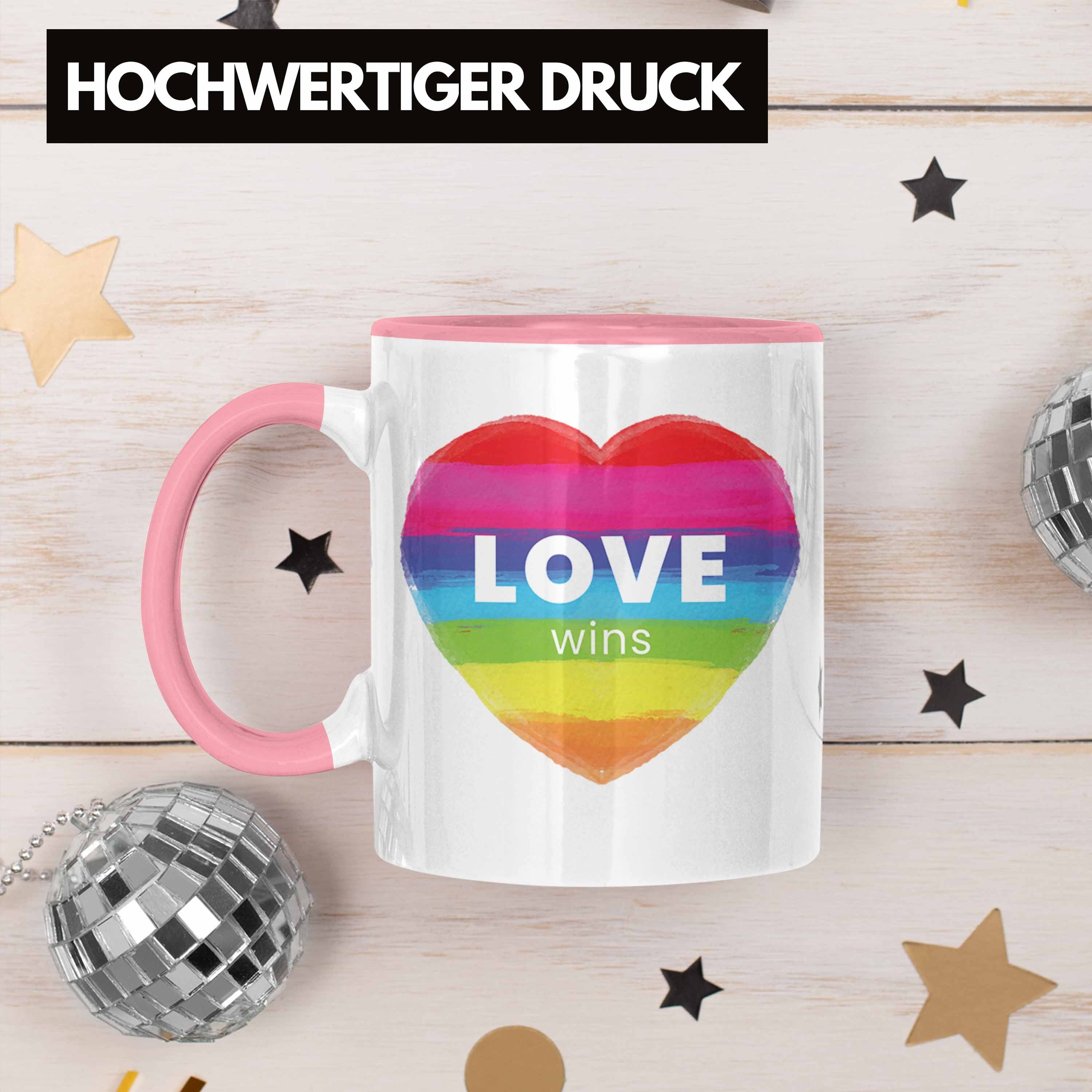 Trendation Tasse Trendation LGBT Geschenk Pride Regenbogen Rosa Love - Grafik Schwule Lesben Transgender Tasse