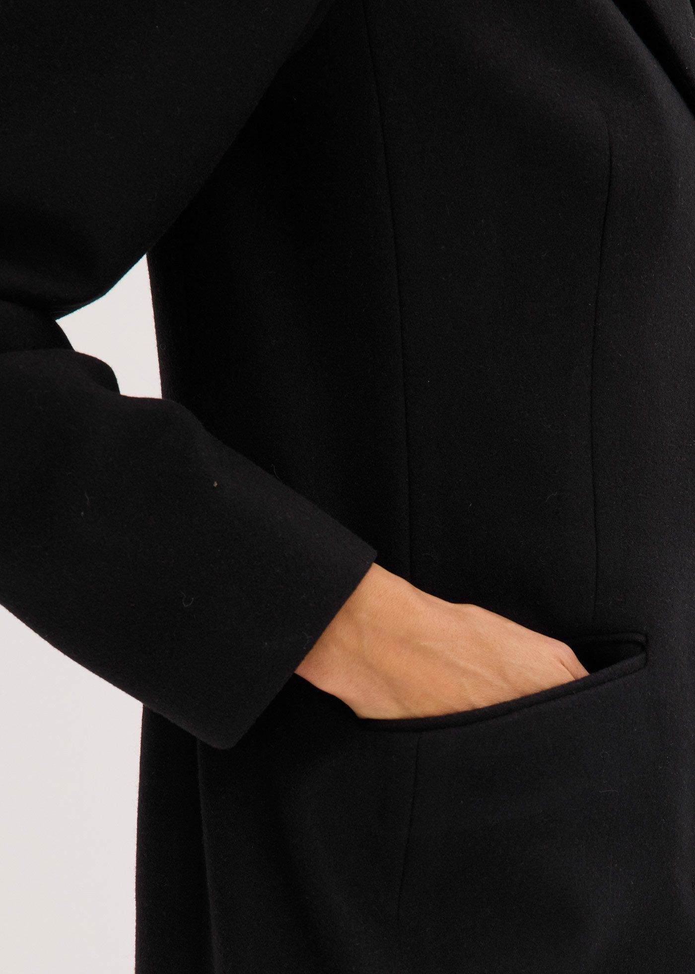 bonprix Kurzmantel Longblazer in Wolloptik, bequeme Passform, 1-Reiher – Bild 4 von 5