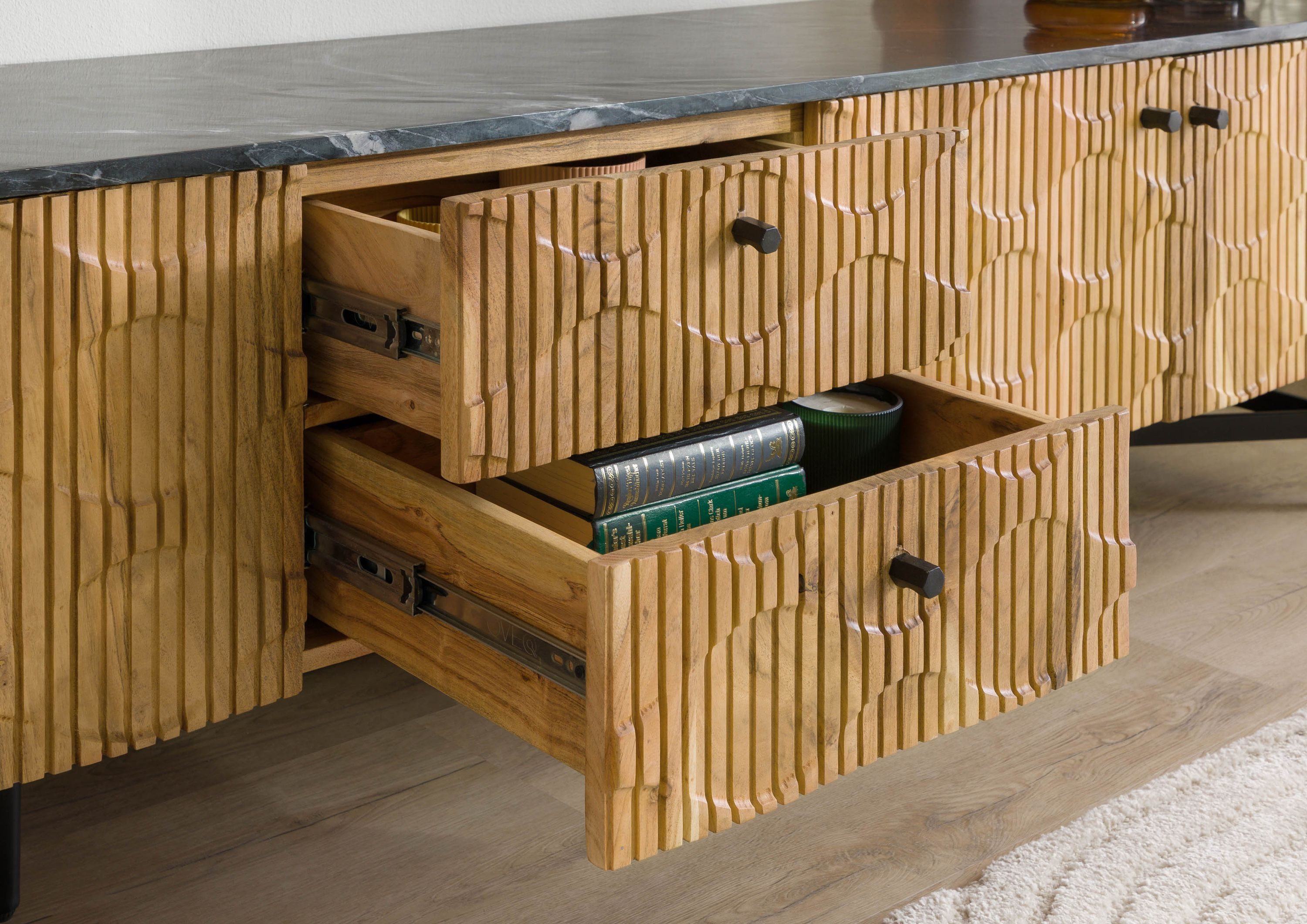 Massivmoebel24 TV-Board (Massivholz), Akazie 240x40x55 natur lackiert / Marmor schwarz LONDON #107