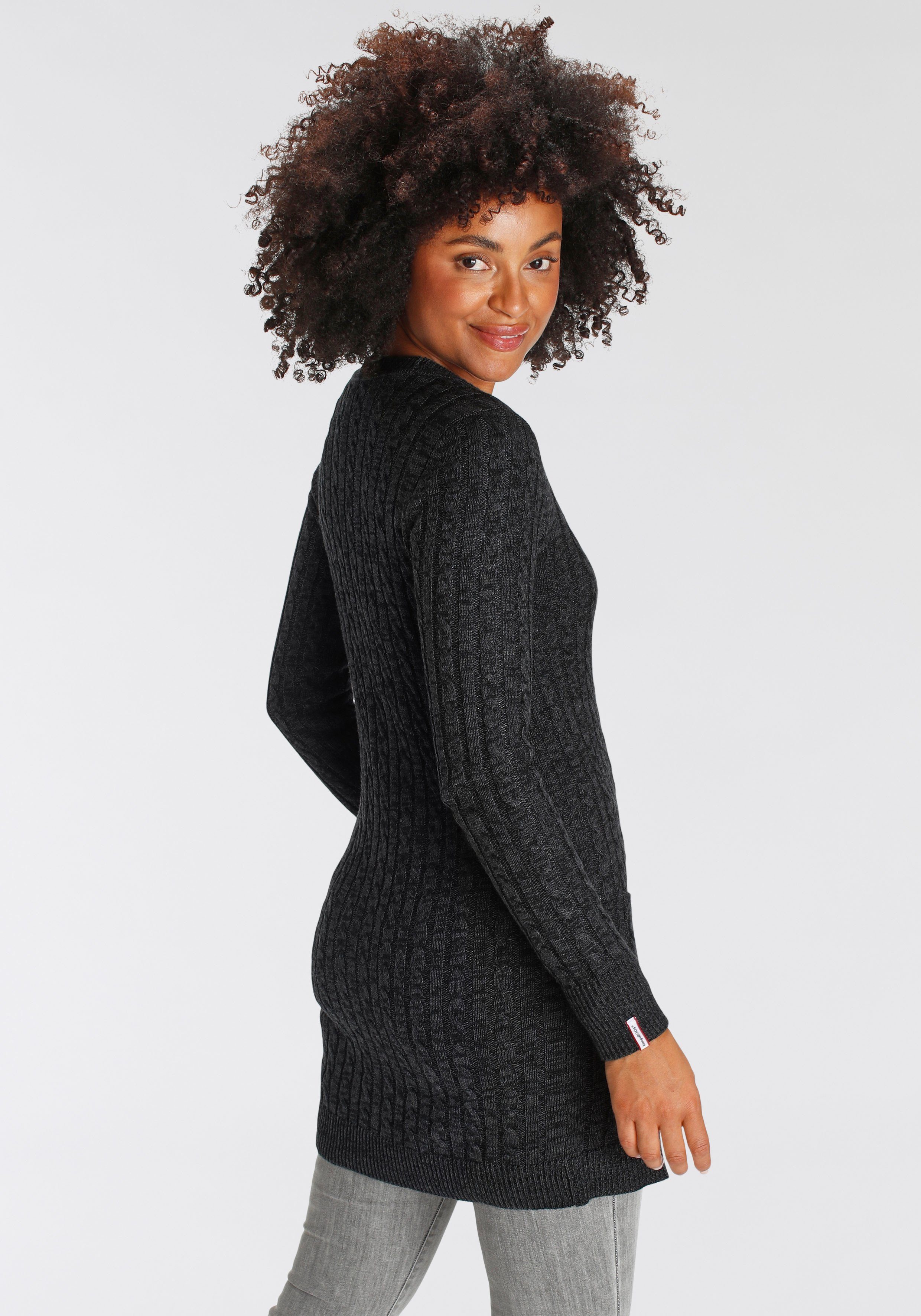 KangaROOS Longstrickjacke mit trendigem Zopfmuster und Taschen