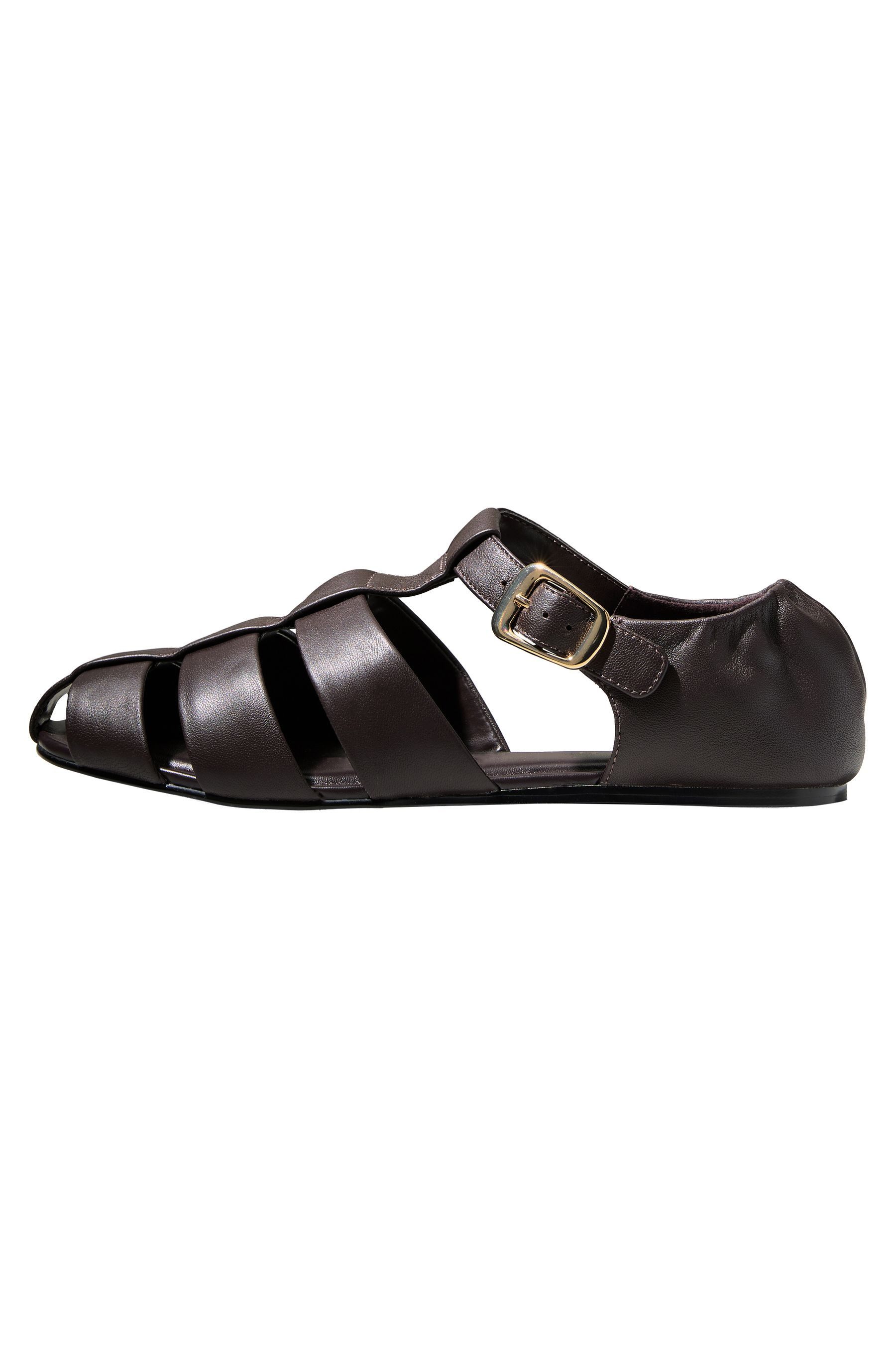 Next N. Premium flache Fischerschuhe aus Leder Sandale