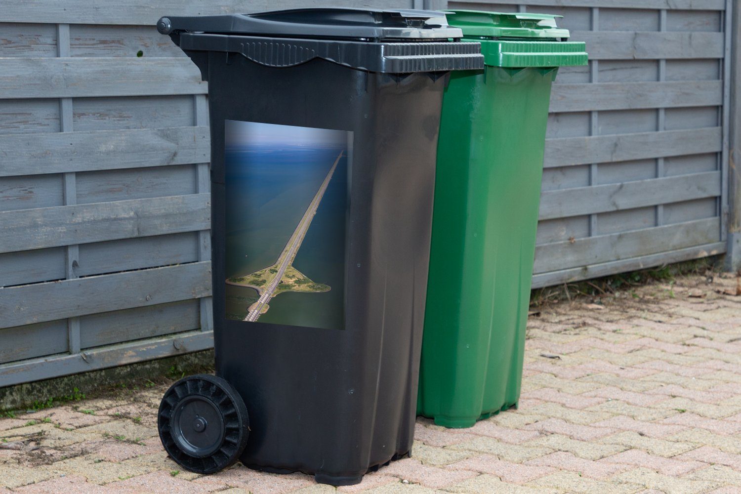 Niederlanden Abfalbehälter in Container, Afsluitdijk Sticker, den des Wandsticker MuchoWow Luftaufnahme Mülltonne, (1 St), Mülleimer-aufkleber,