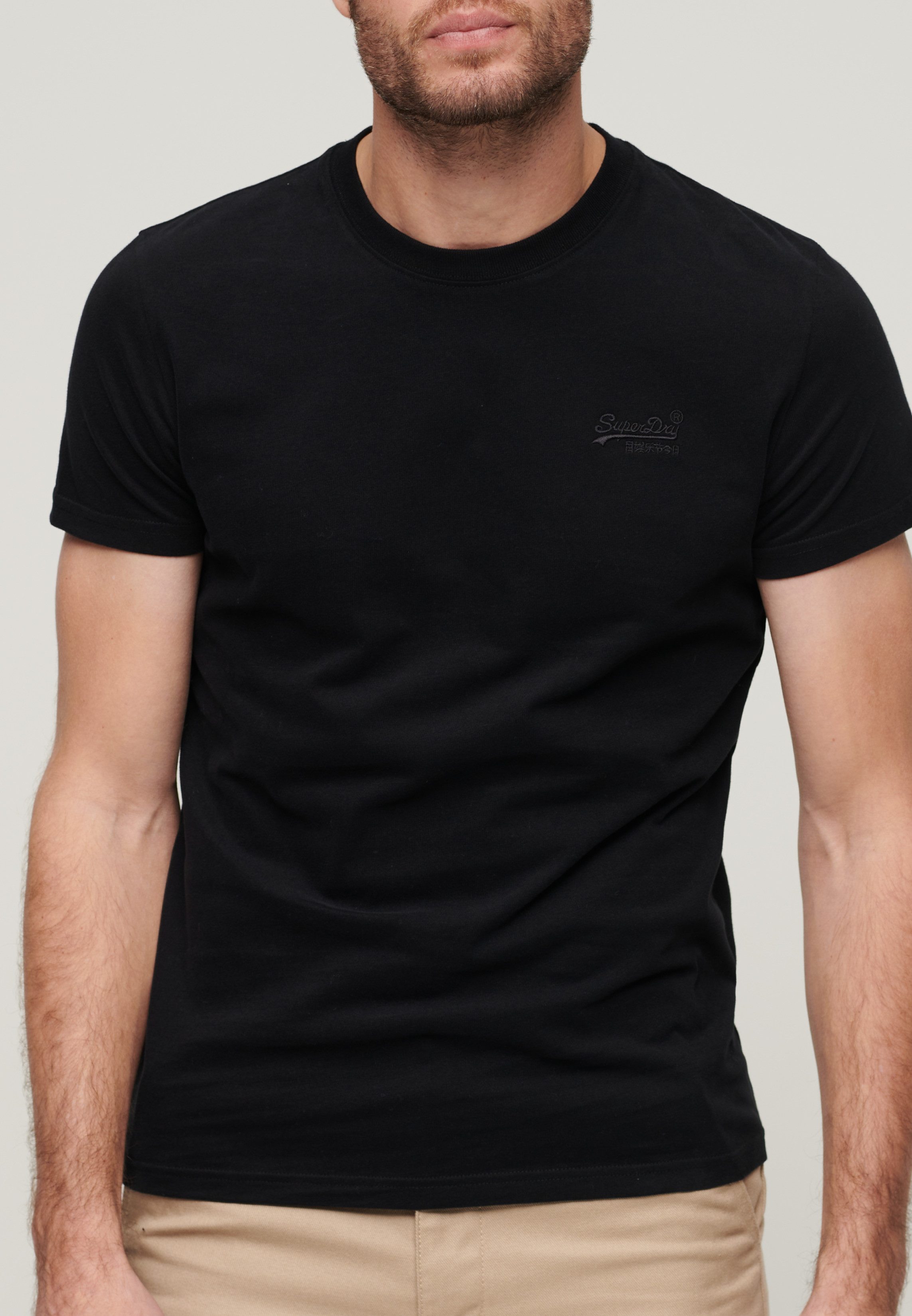 Superdry Rundhalsshirt Vintage Logo Emb Te schmale Passform, aus Baumwolle und Single Jersey, mit Stickerei