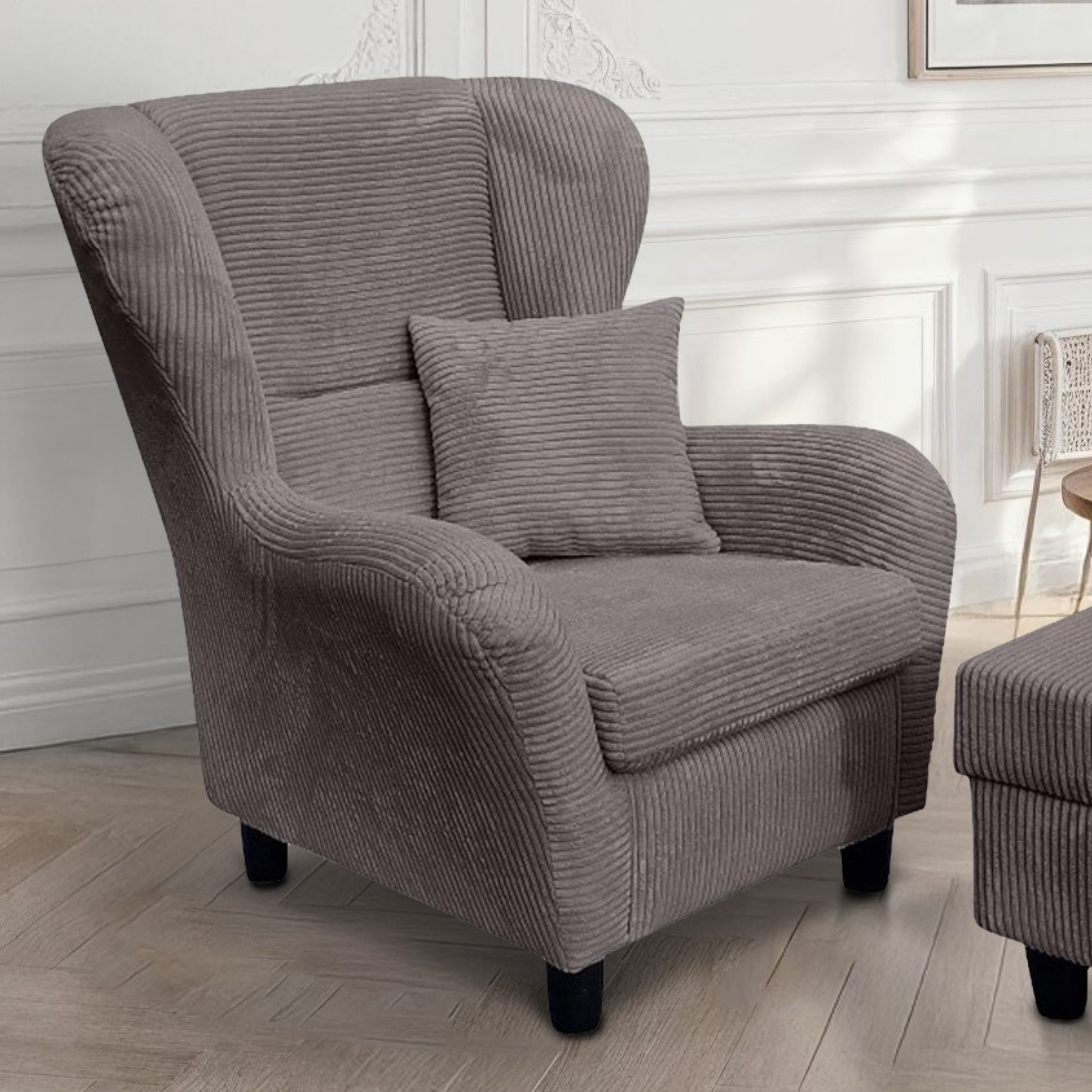 luma-home Ohrensessel 18019 (mit Hocker und Zierkissen, Wellenunterfederung, B90/H98/T76 cm), Lesesessel mit Echtholzfüßen, Bezug Cordstoff in Grau