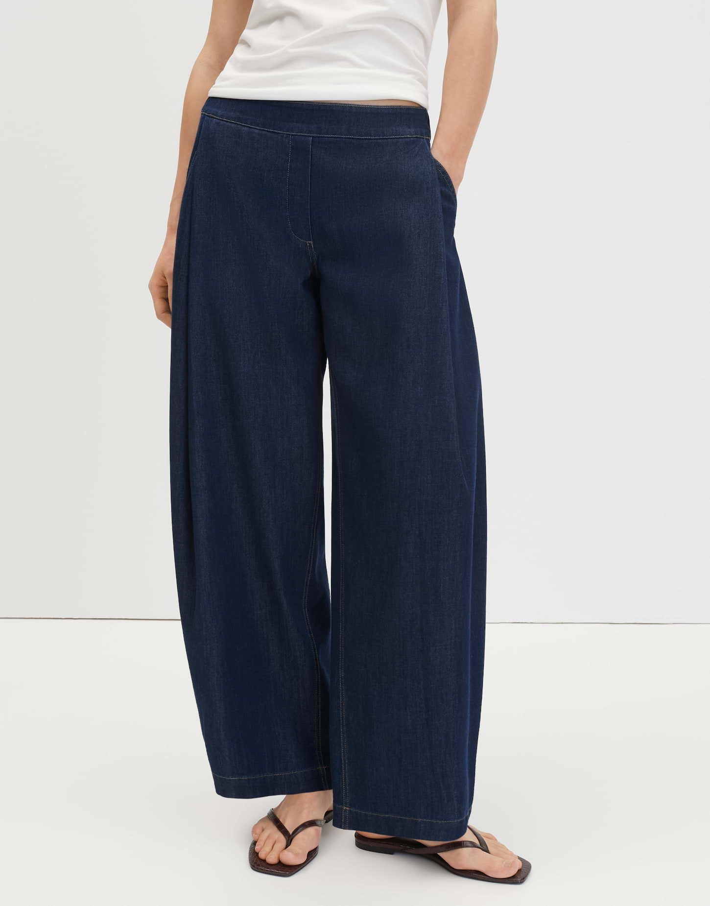 someday Lederhose Charlie curved denim aus Denim in Relaxed-Passform Mit Bundfalten und Saumdetail für eine moderne Silhouette